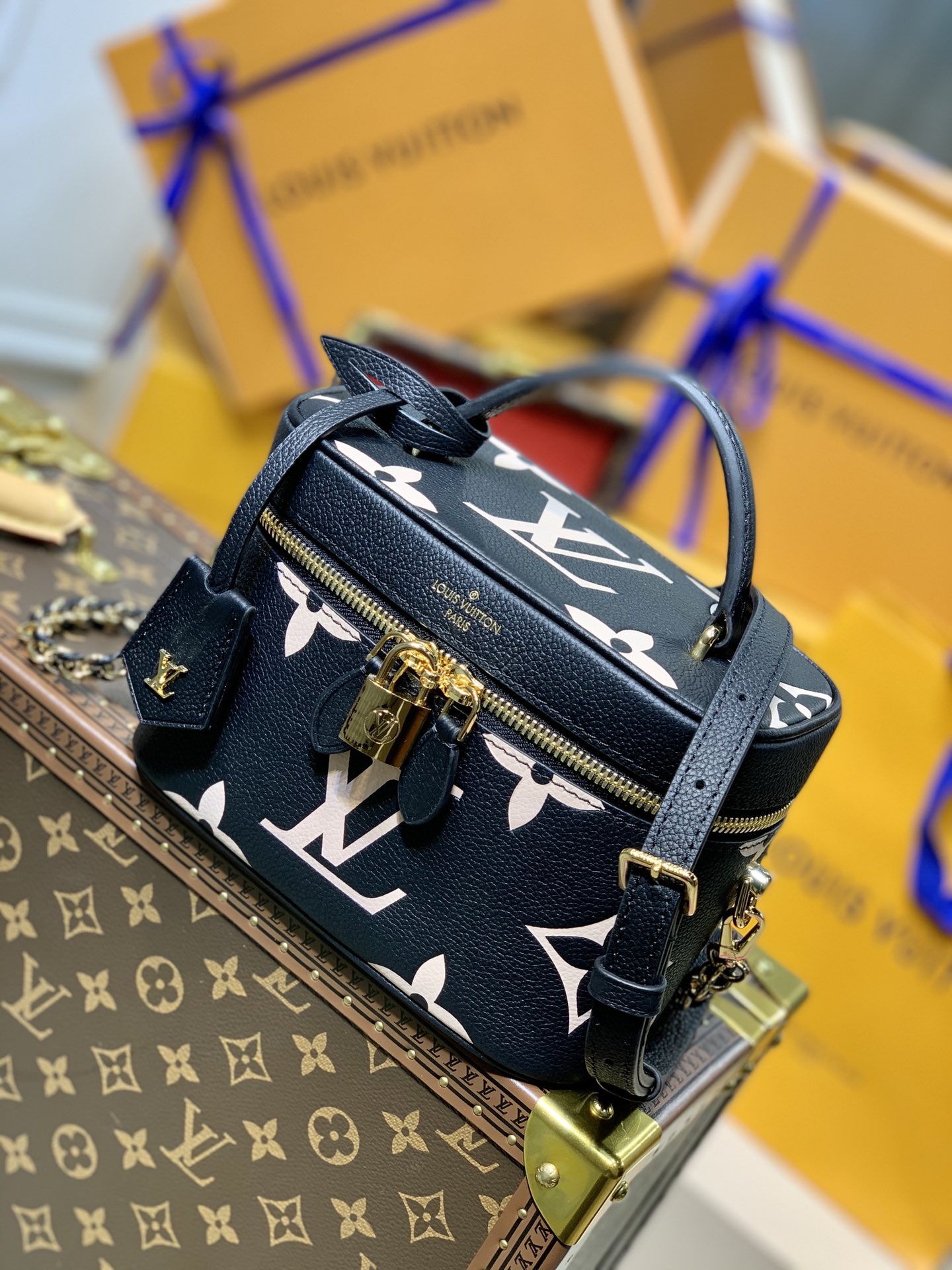 l0*is V*t0n vanity-14*19*10cm