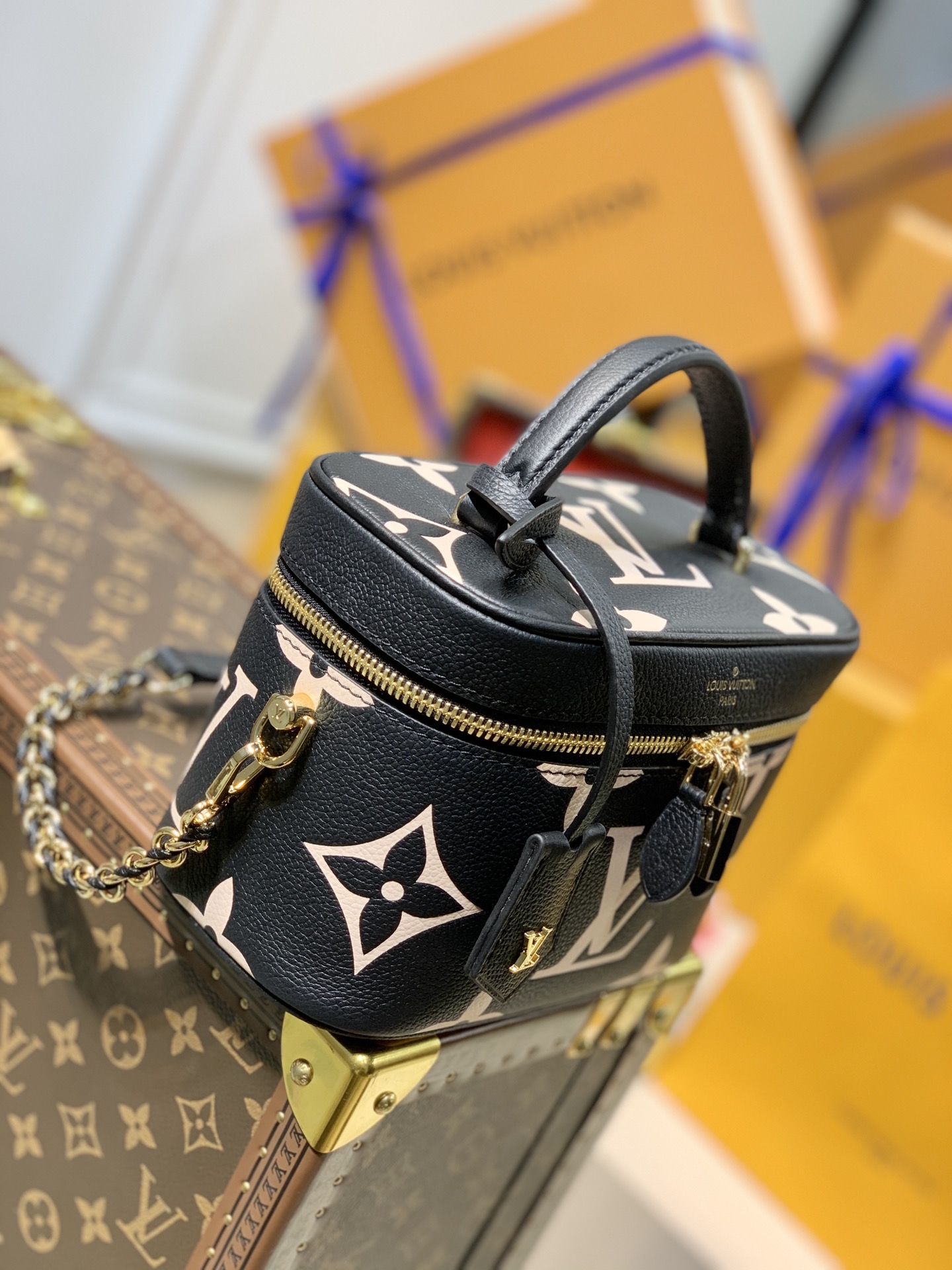 l0*is V*t0n vanity-14*19*10cm