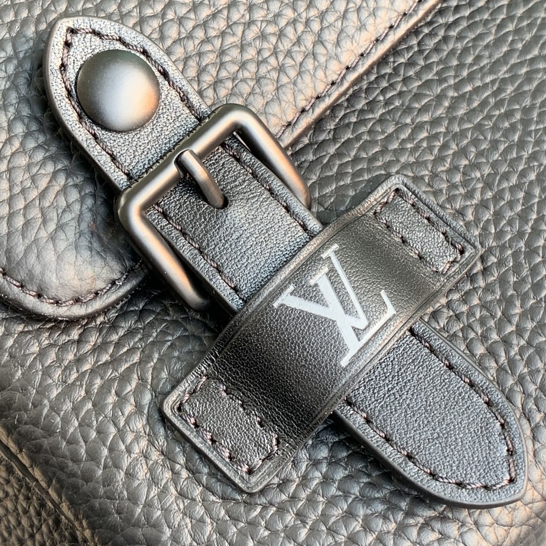 l0*is V*t0n christopher backpack-30*42*17cm