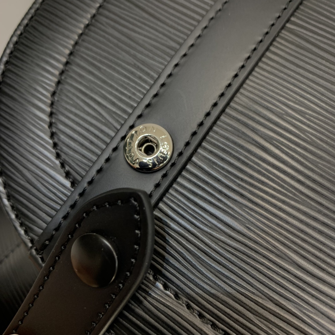 l0*is v*t0n S*p*ebackpack-m41379-34*13*47cm