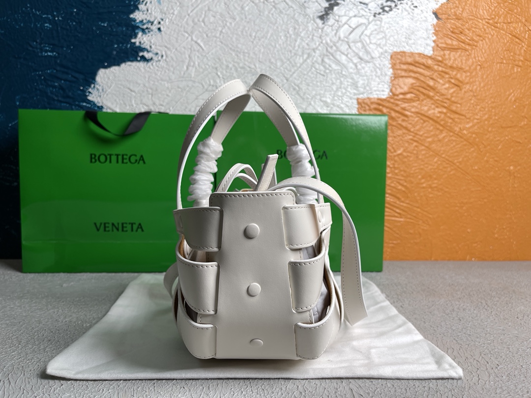 bo*te*ga Ve*ne*tatote-25*15*10cm