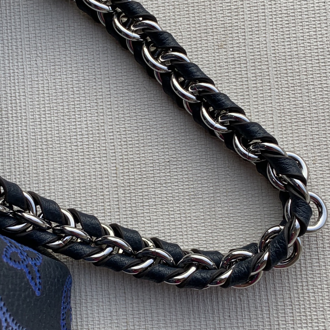 l0*is V*t0n bella tote bag-19 x 22 x 14cm