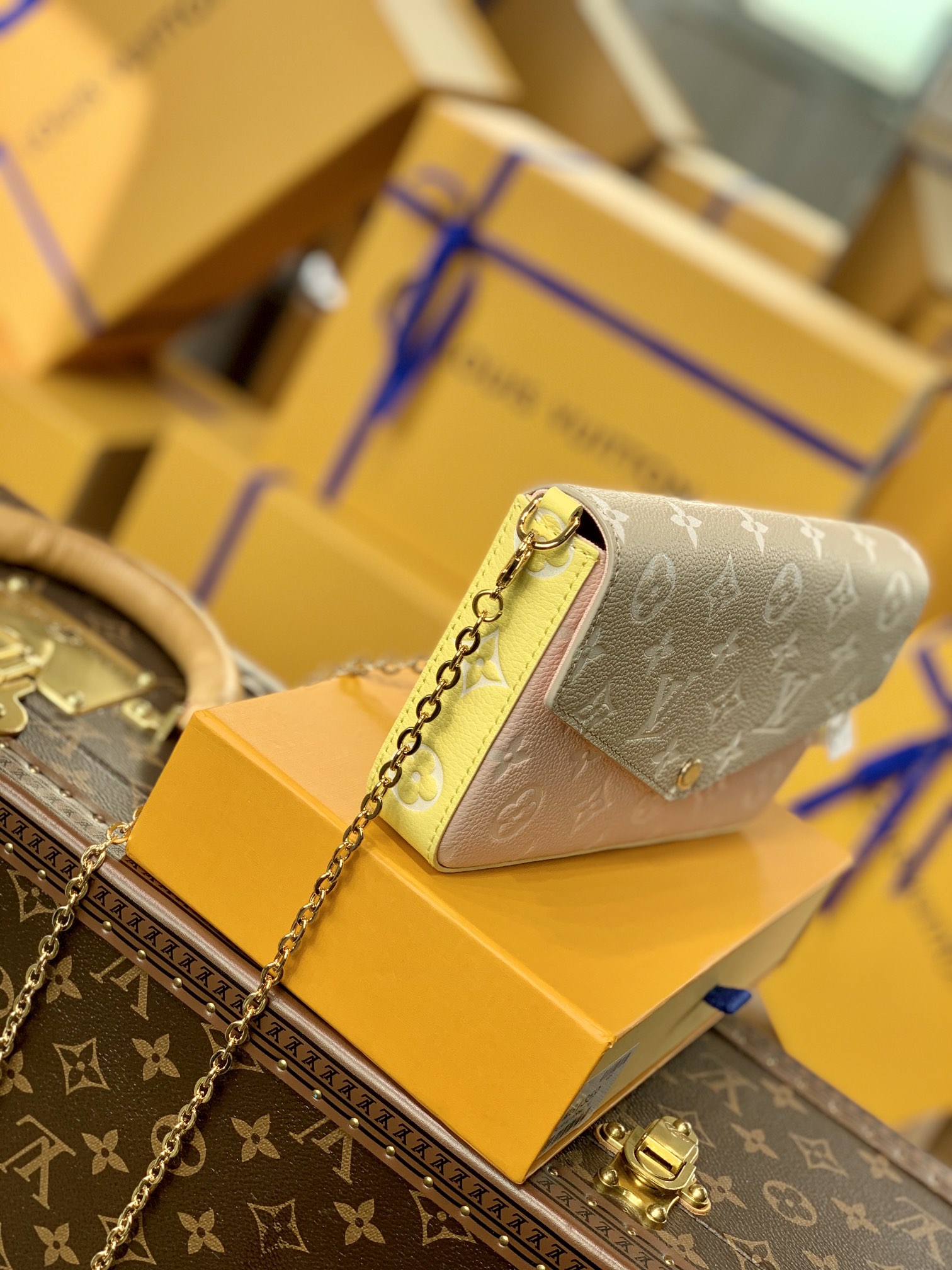 l0*is V*t0n spring in the city pochette félicie wallet -21*12*3cm