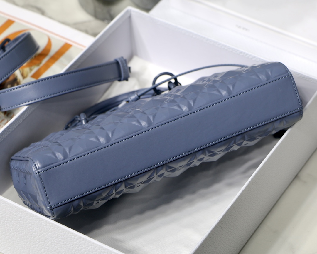 D*or lady bag-26 x 13.5 x 5 cm