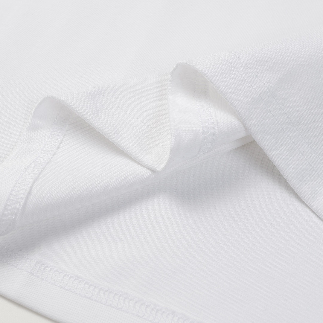 l0vis Vvtt0n t-shirt