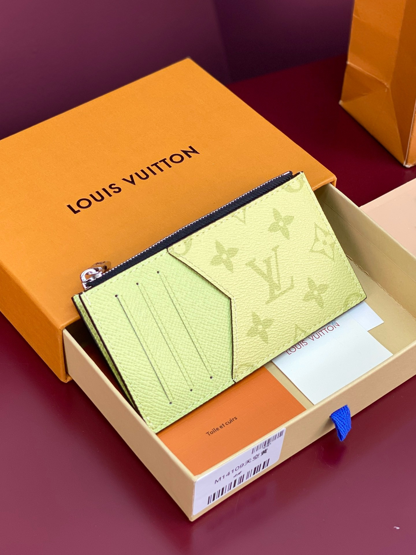 l0vis Vvtt0n coin card holder-8 x 14.5 x 1cm