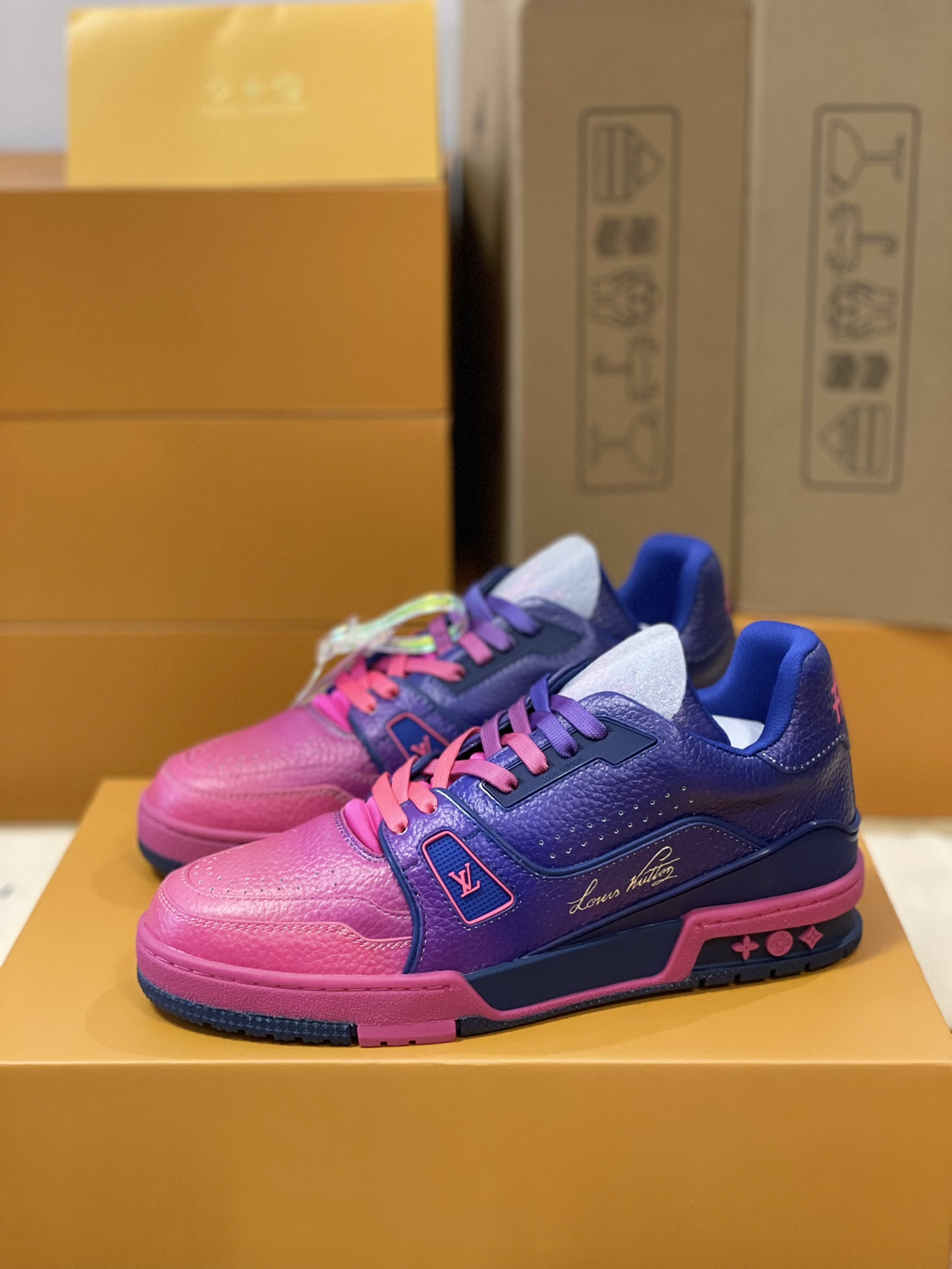 l0*is V*t0n trainer sneakers(eu35-eu46)