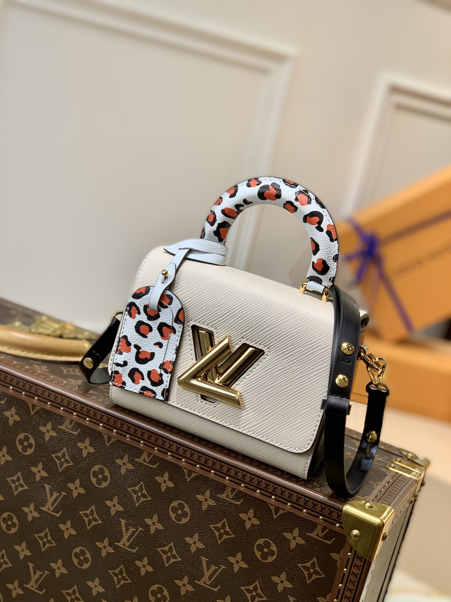 l0*is V*t0n twist -18*13*9cm