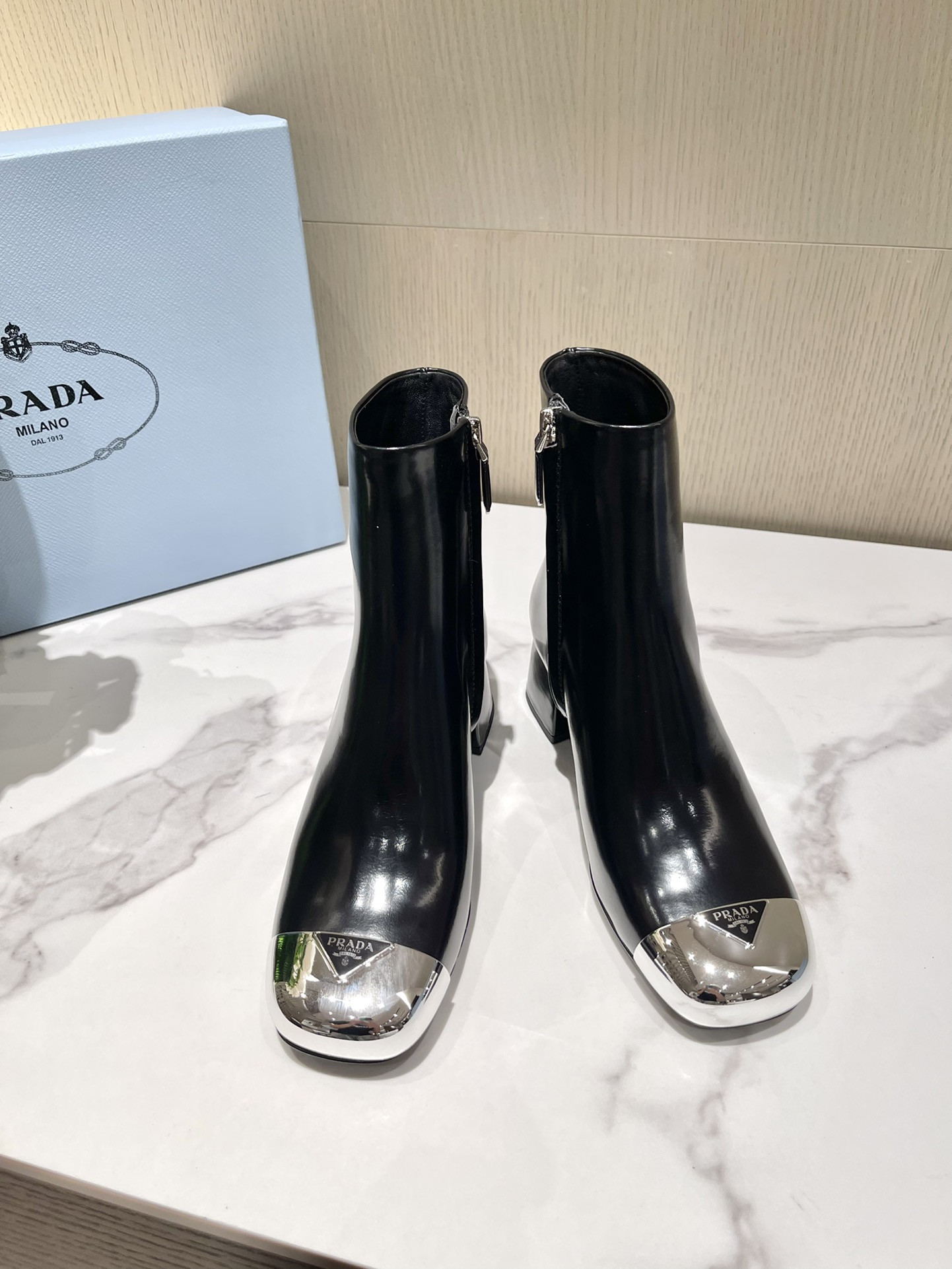 Pra*a loafers 2022ss