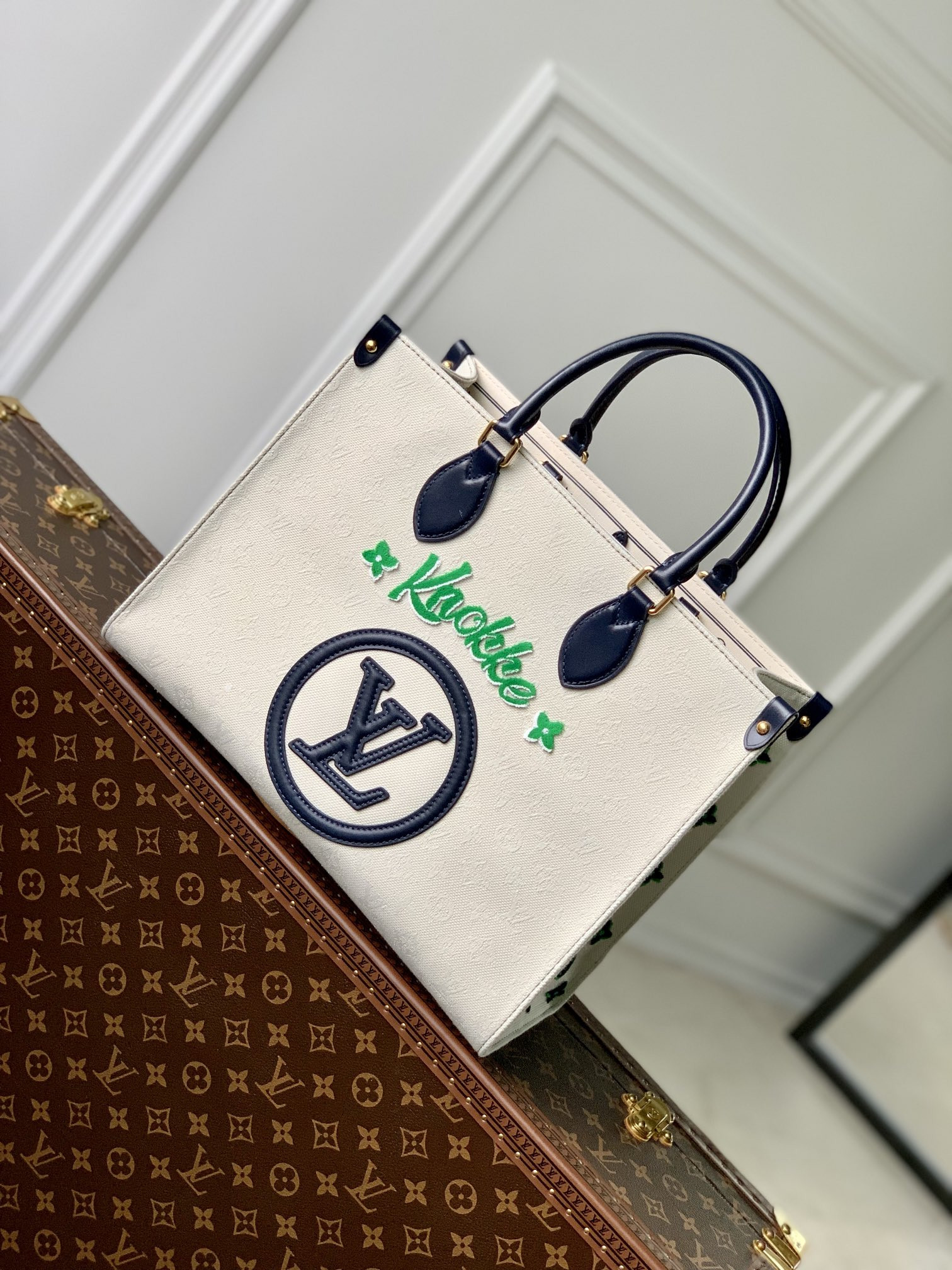 l0*is V*t0n onthego handbag-35*27*14cm