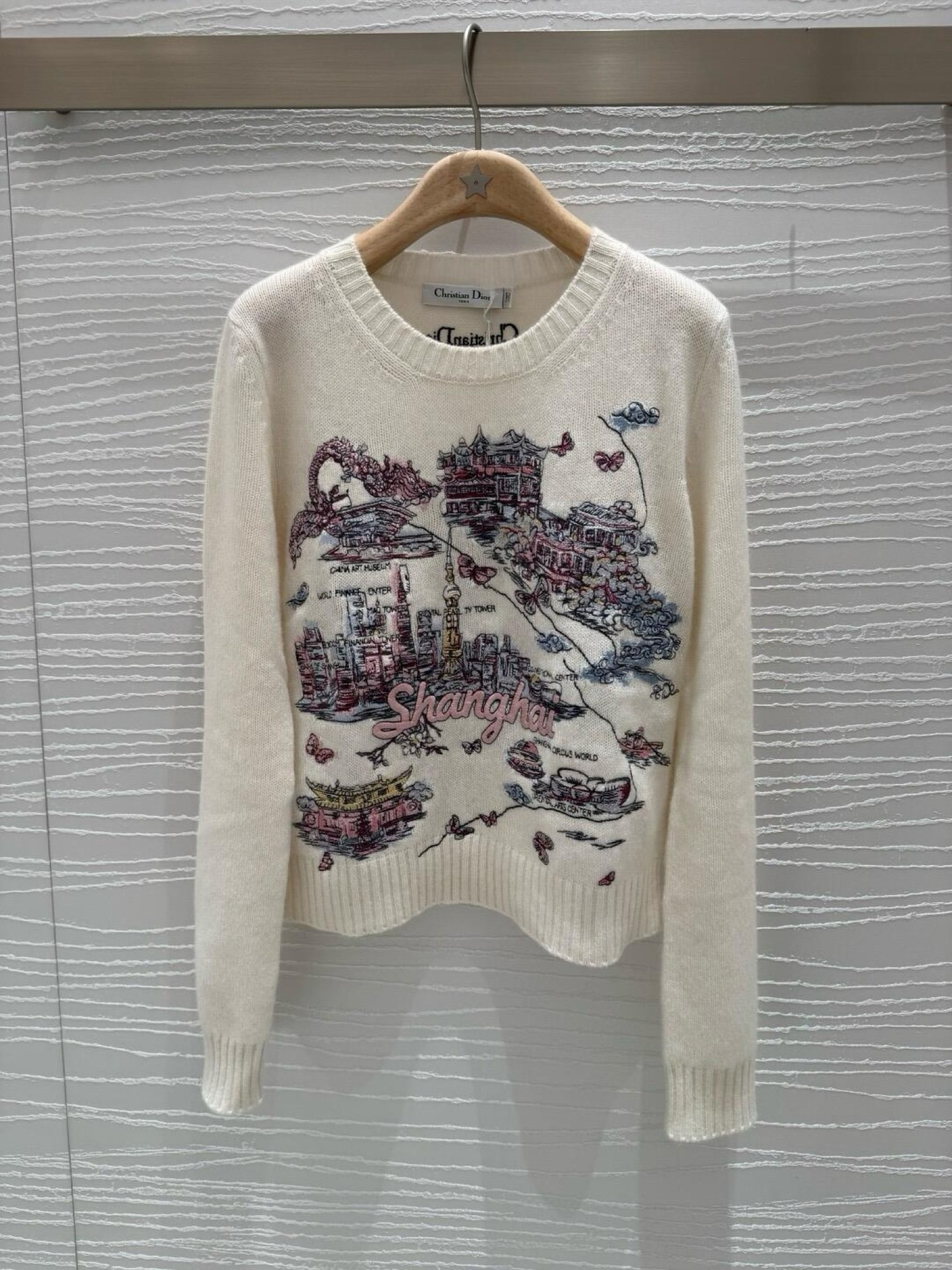 D10r souvenir embroidered sweater