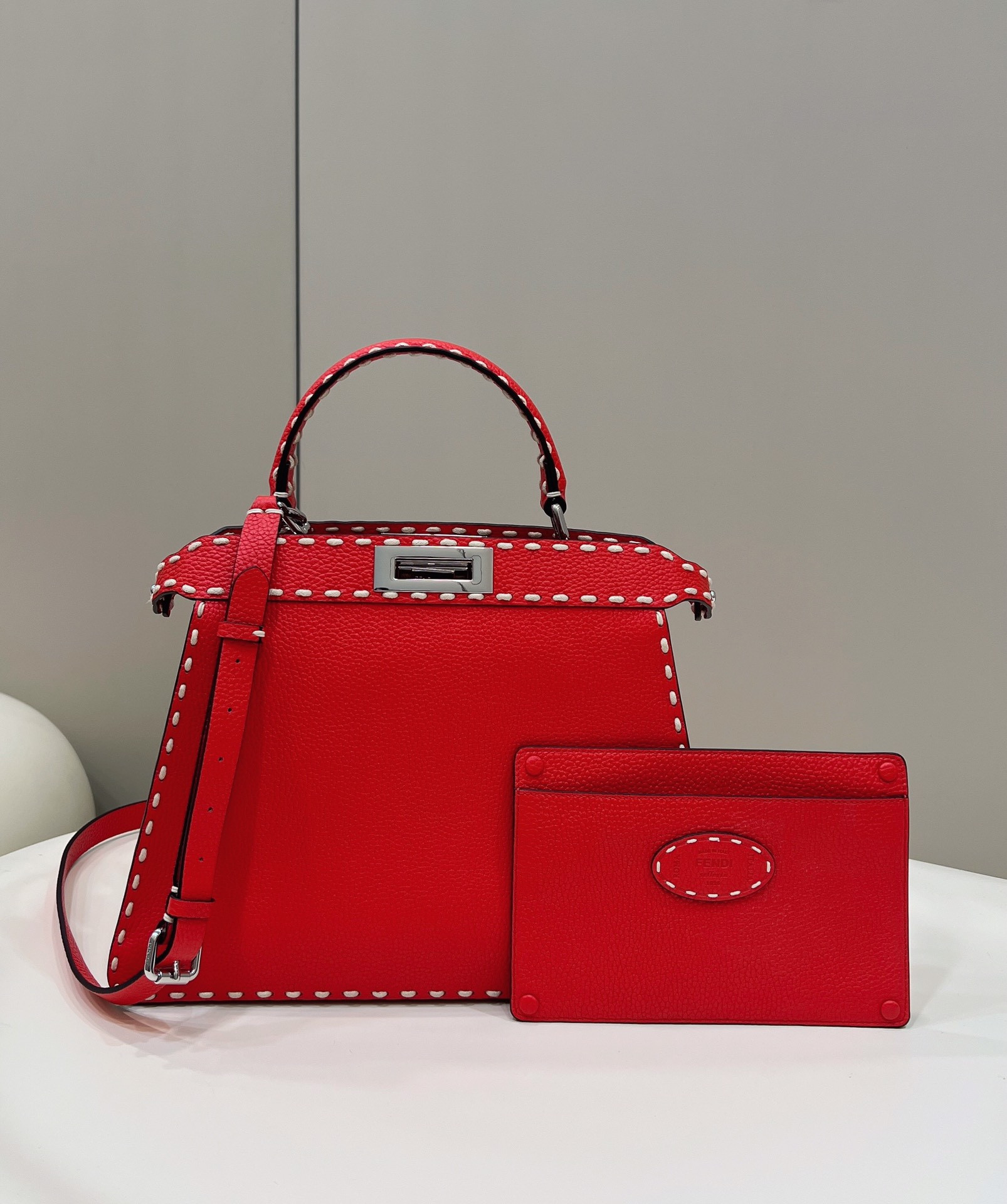 F**di peekabootote-33×12×25cm