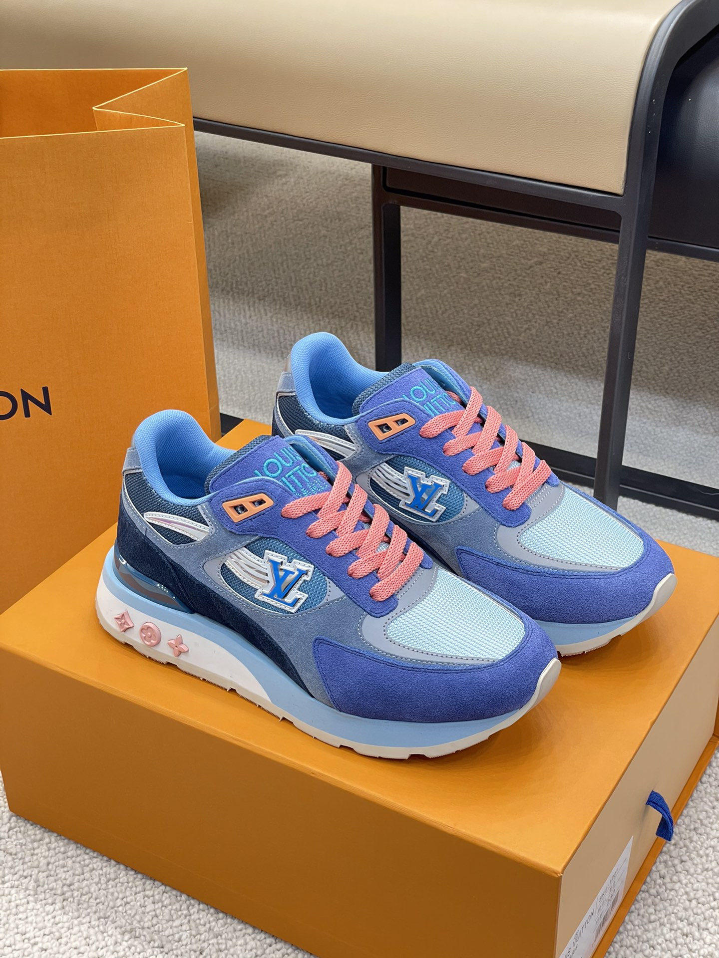 l0*is V*t0n 2021 sneakers