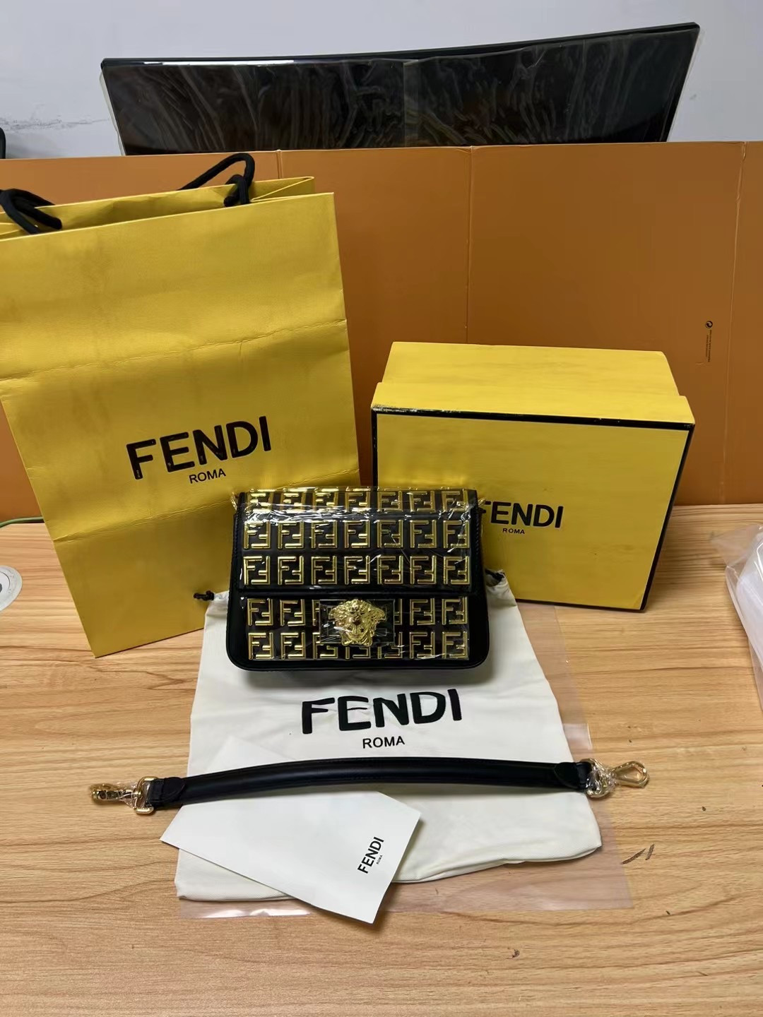 F**di &versace chain bag-20cm