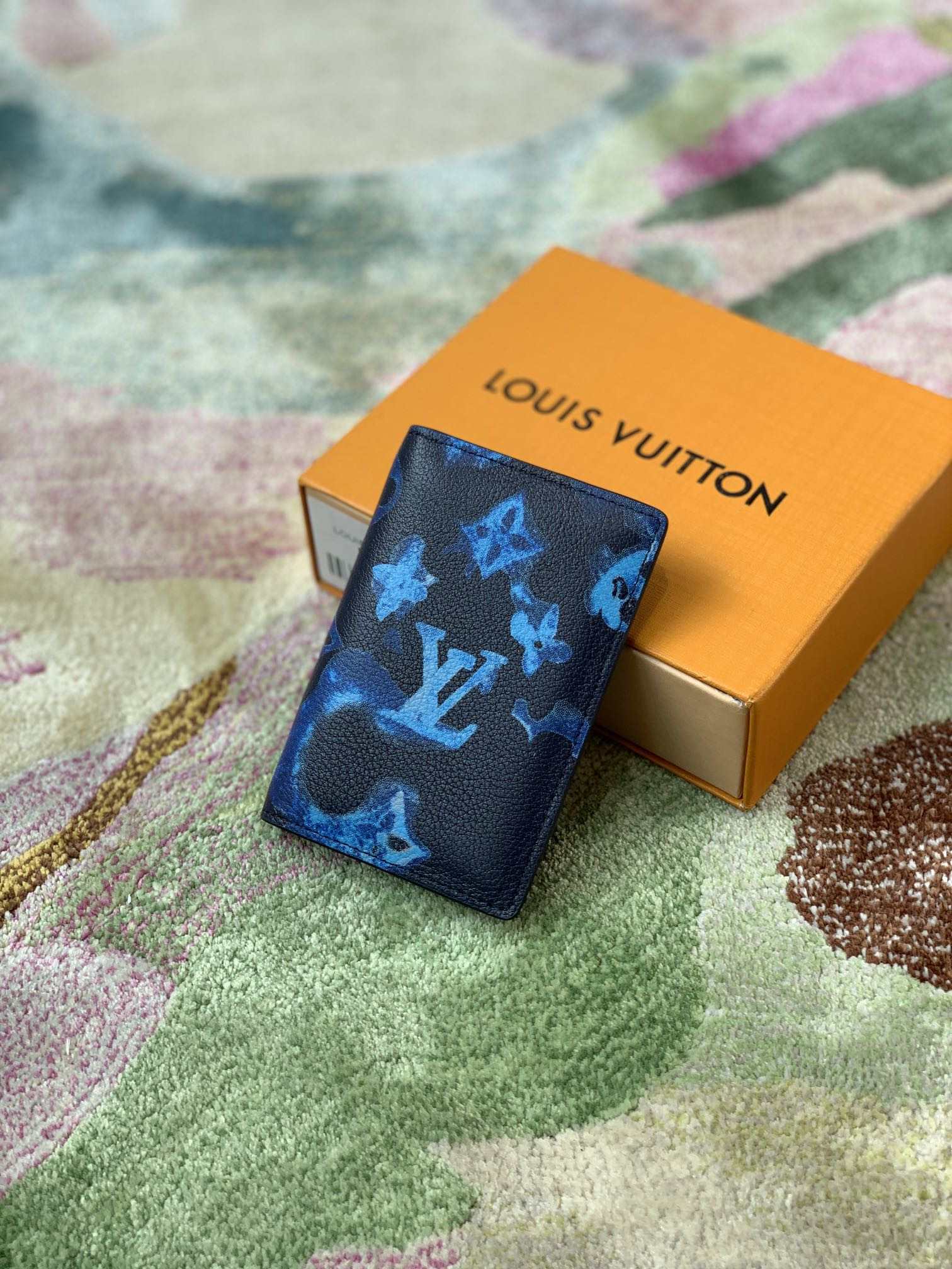 l0*is V*t0n wallet-8* 11 *1 cm