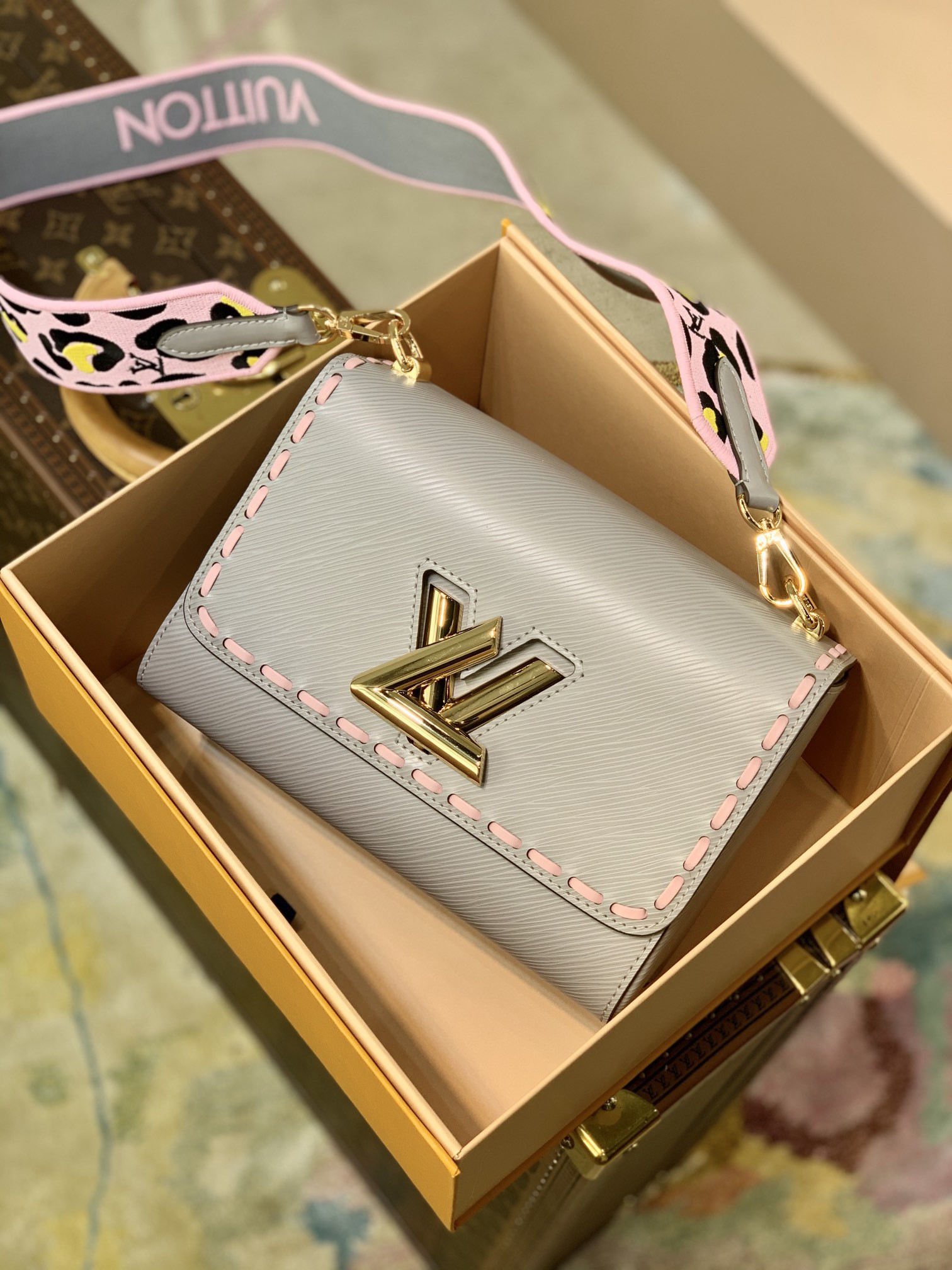 l0*is V*t0n twist mm-23*17*9.5cm