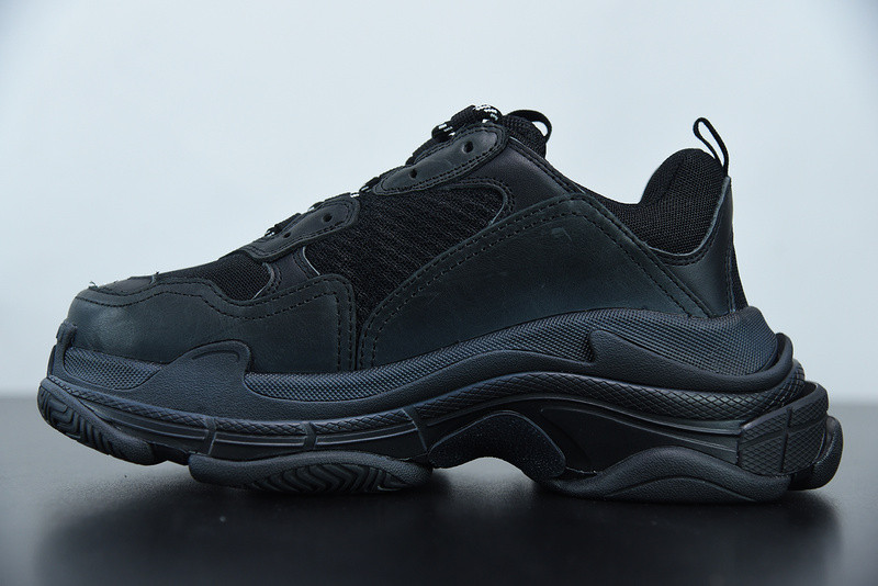 Ba*len*cia*ga triple s