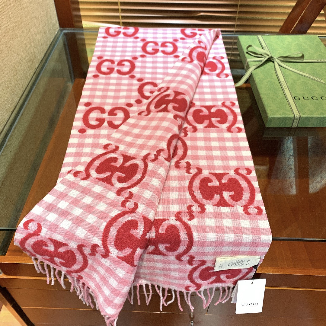G*u*i scarf-35*240cm