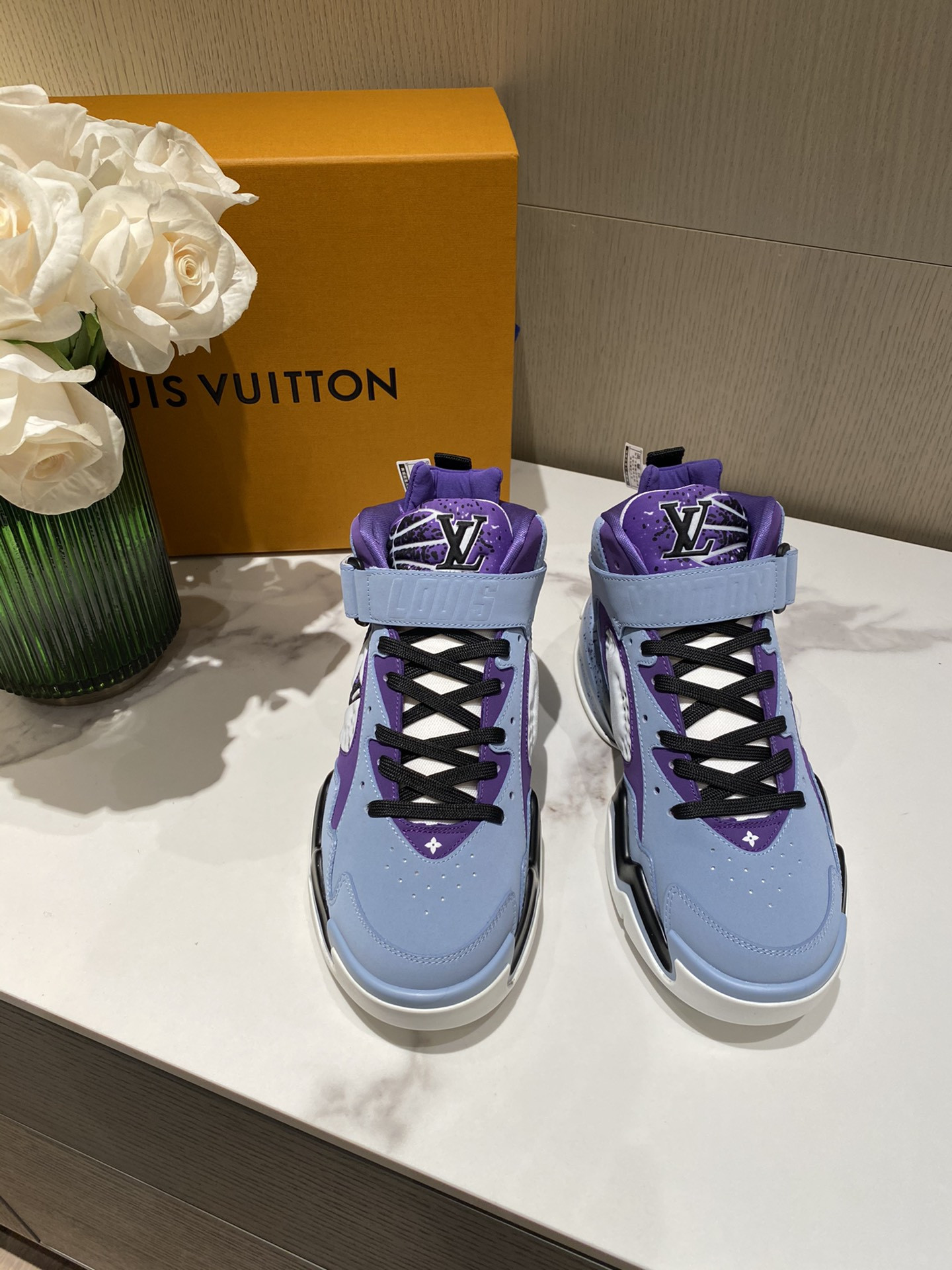 l0*is V*t0n trainer2(eu35-45)