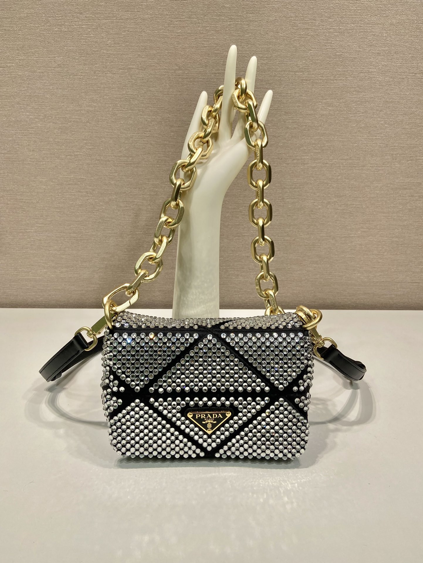 Pra*a handbags bd329-17*11.5*6.5cm