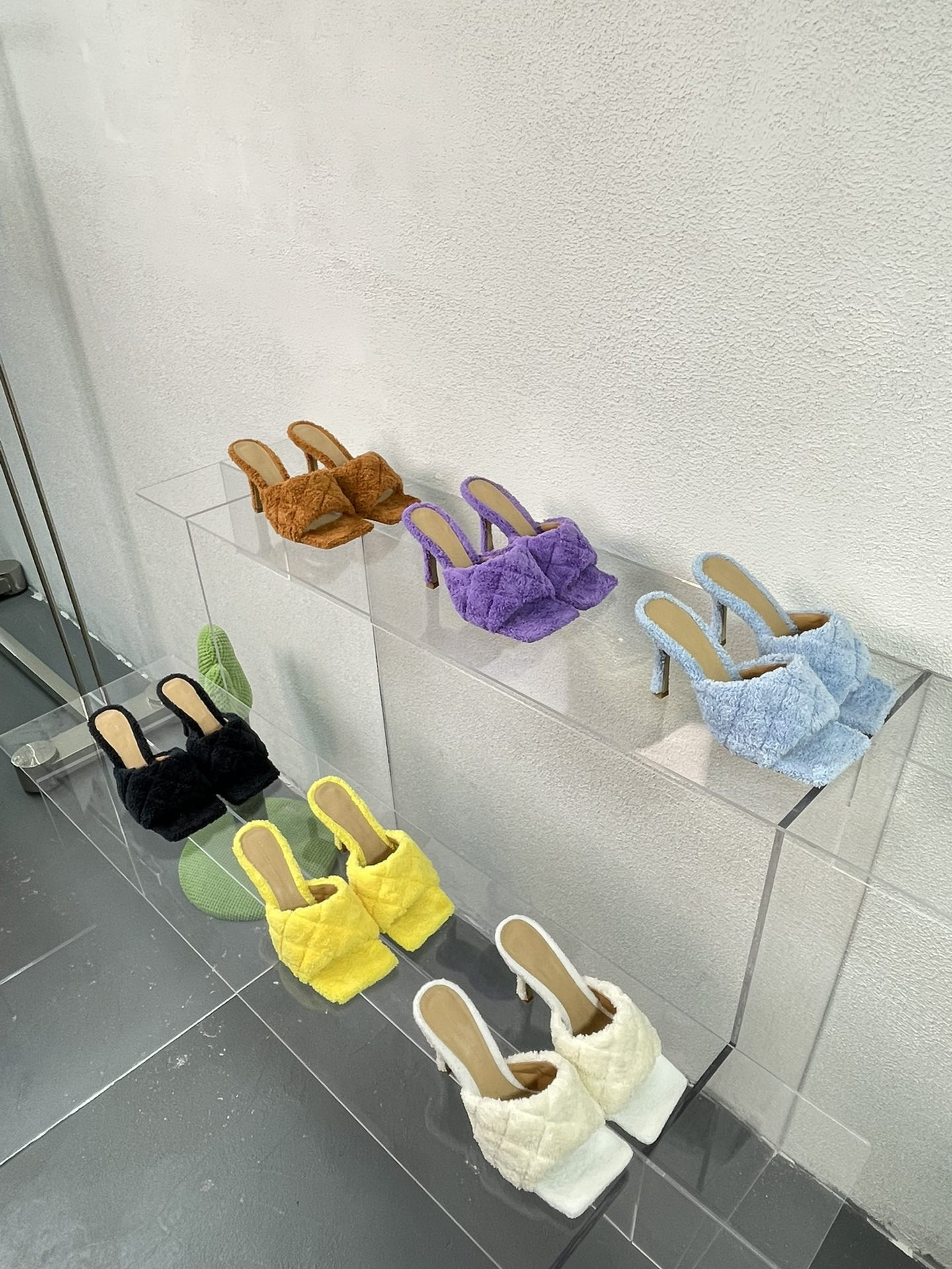 bo*te*ga Ve*ne*ta slippers