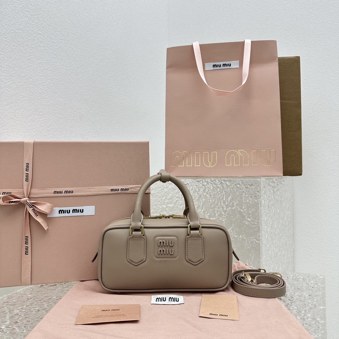 M*um*u ss23 softy padded bag-22*10*7.5cm