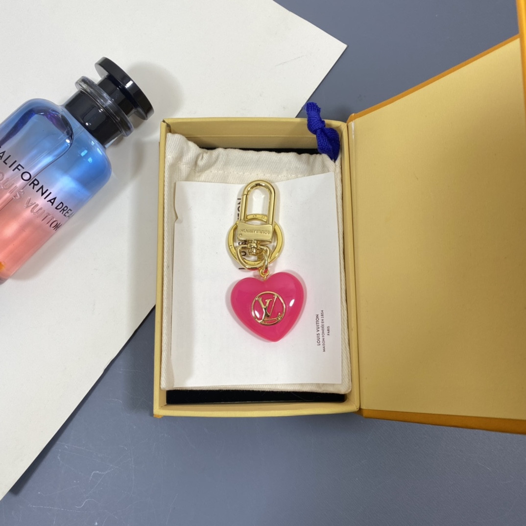 l0*is V*t0n bag charm