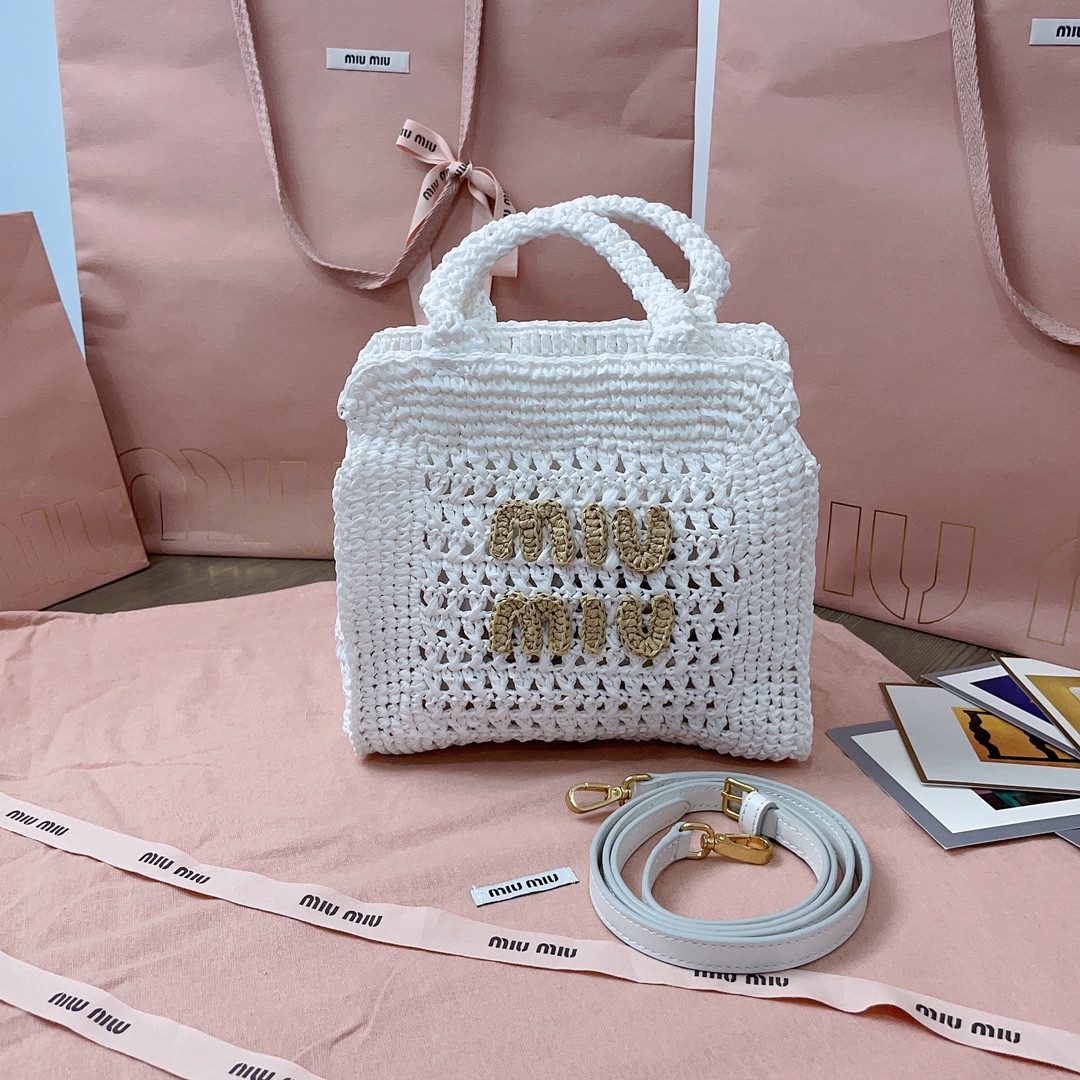 M*um*u raffia shoulder bag-22x 22.5x7.5cm