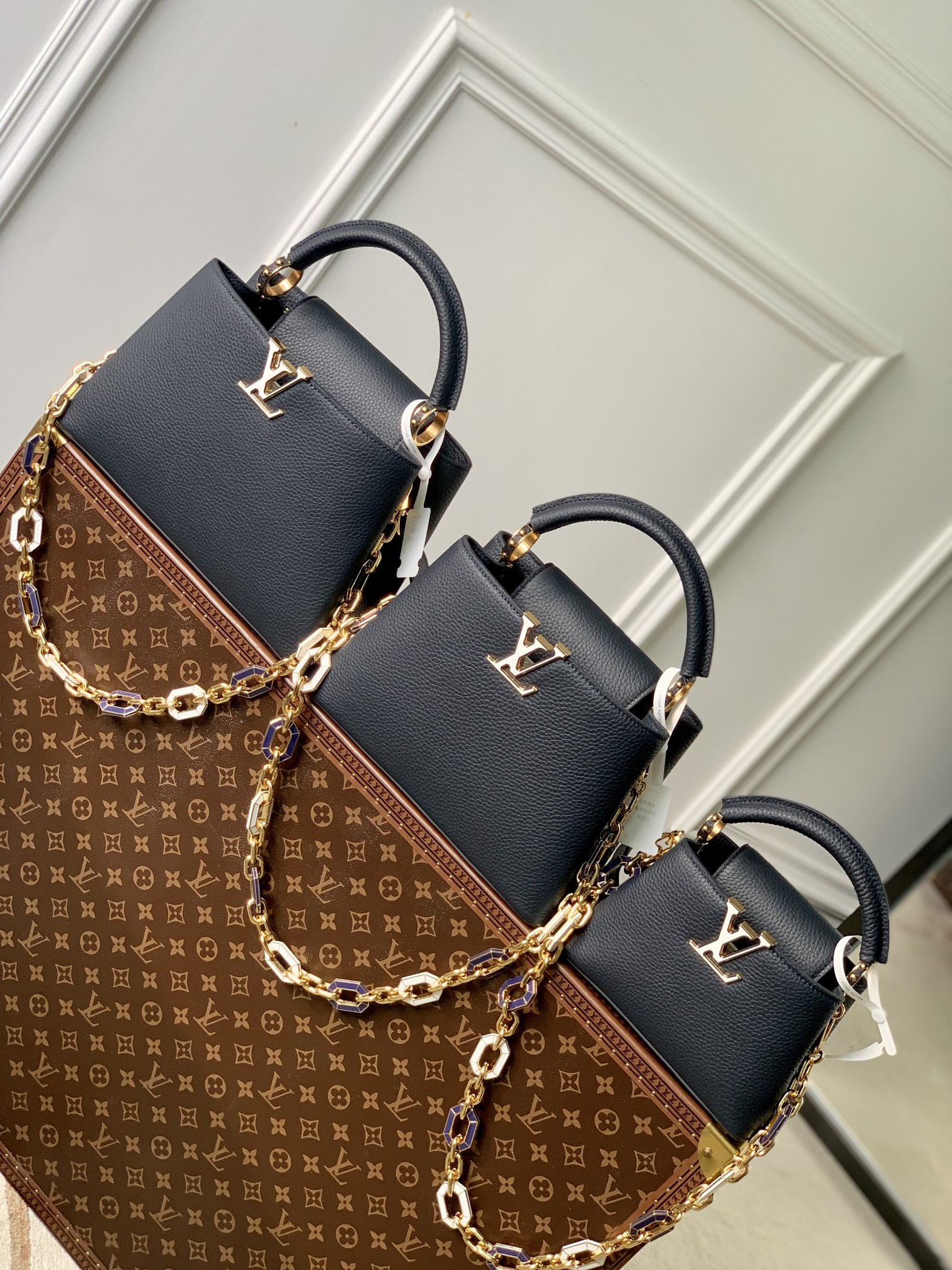 l0*is V*t0n capucines handlebag(navy blue)