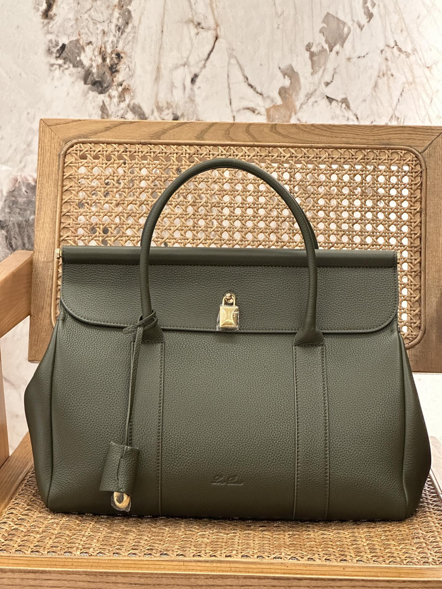 L**o p*ana loom bag l32-33 x 23 x 18cm