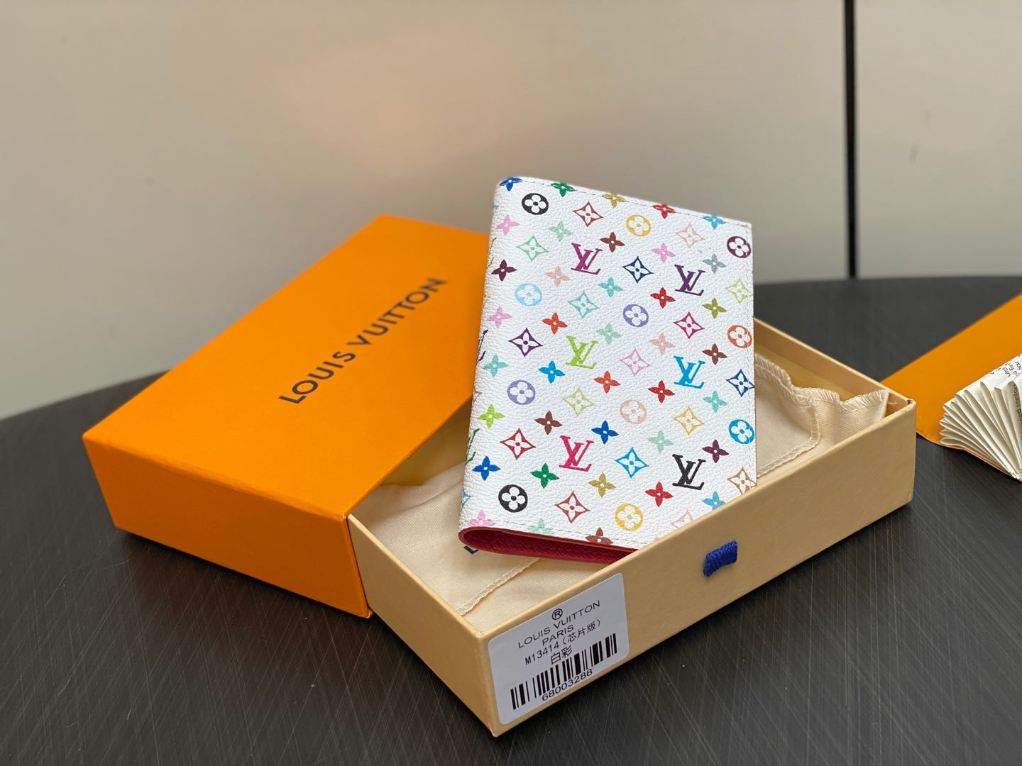 l0vis Vvtt0n passport cover-m14164-14 x 2.5 x 10cm