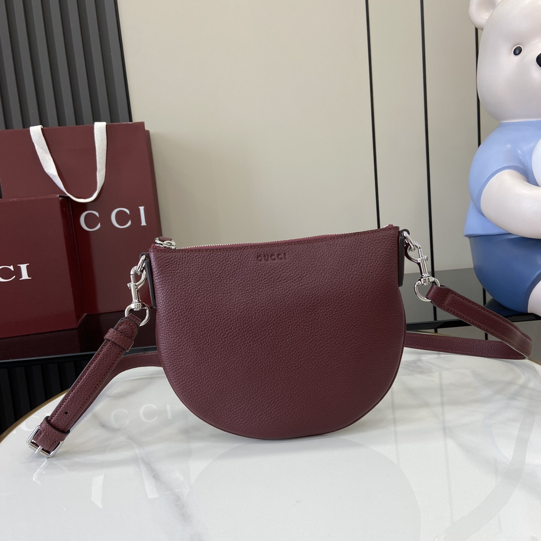 Gvc*1 Gvc*1 body bag-23 x 18.5 x 2 cm