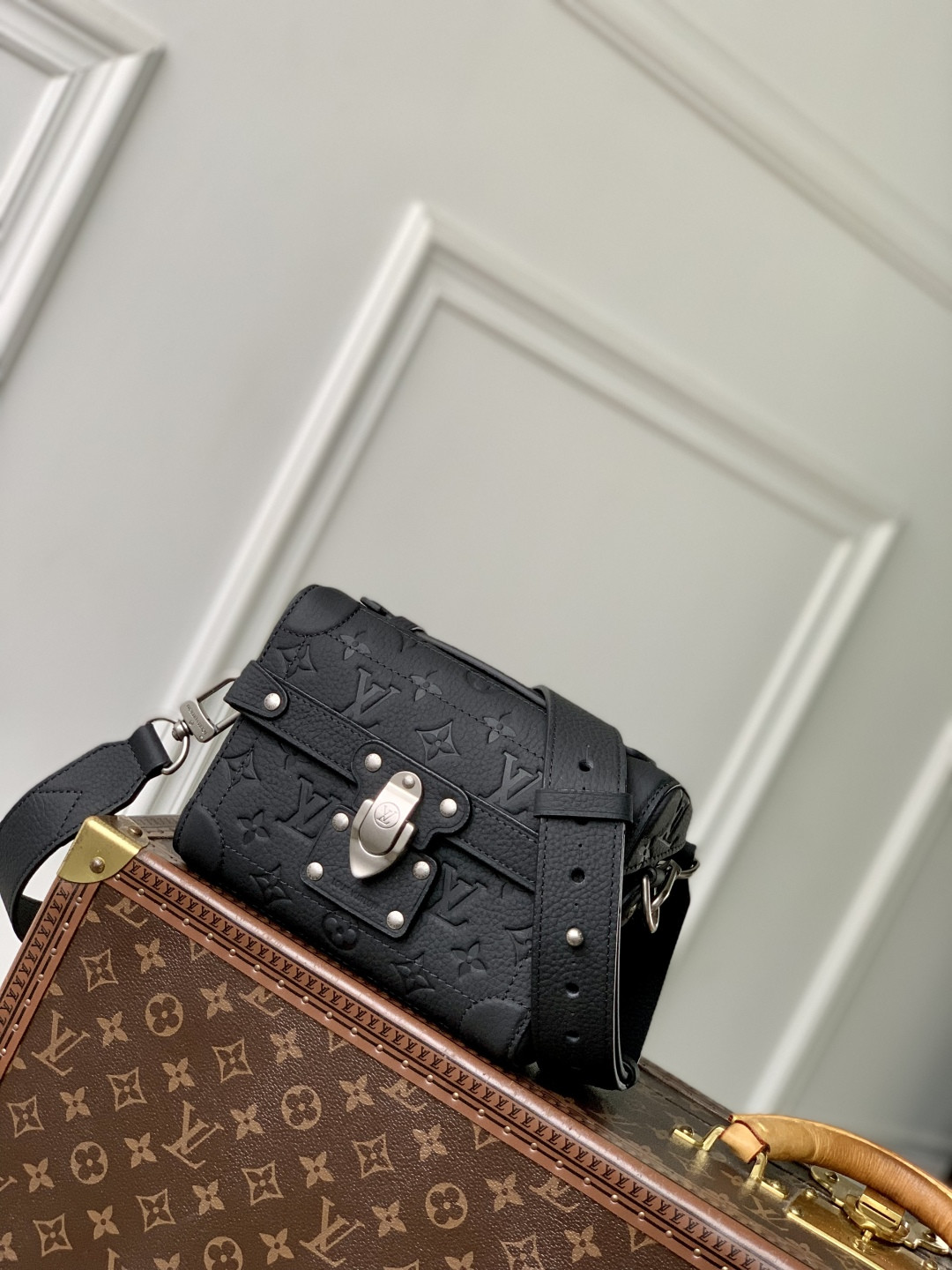 l0vis Vvtt0n soul trunk handbag-15 x 7 x 19cm