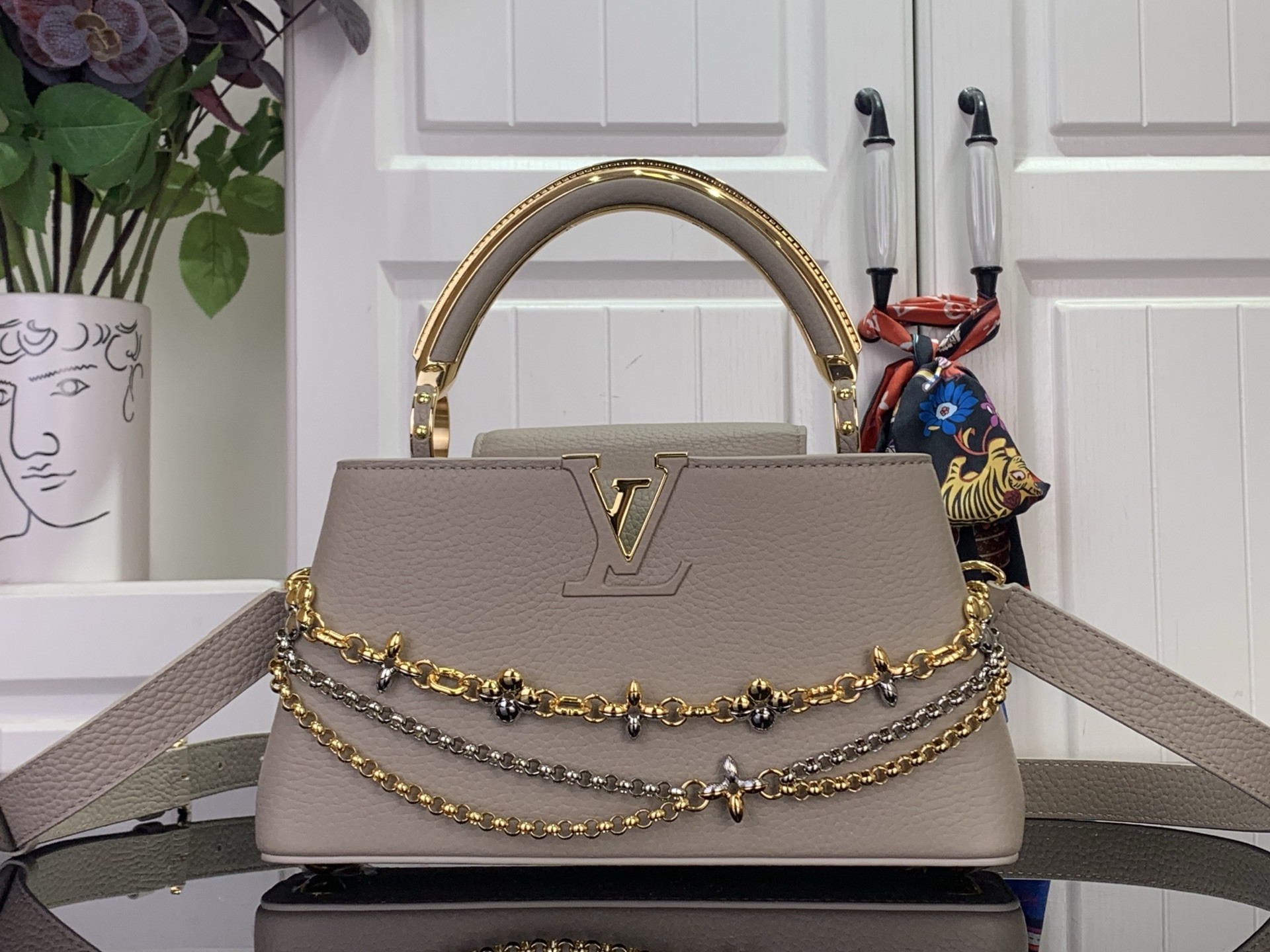 L0vis Vvtt0n Sac Capucines East West BB-29x18x9CM