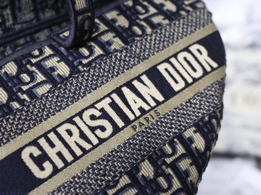 D*or saddle bag-25.5 x 20 x 6.5cm