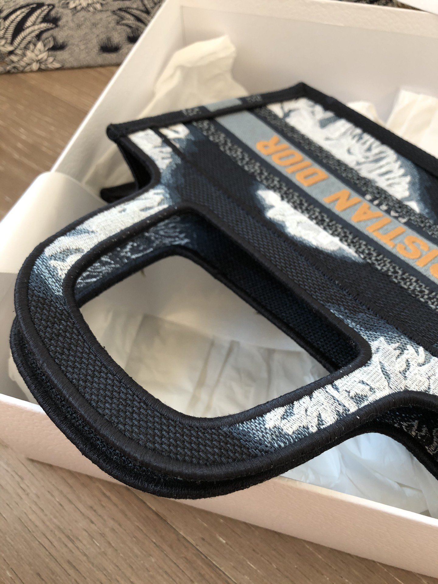 D*or mini book tote-23*17*7cm