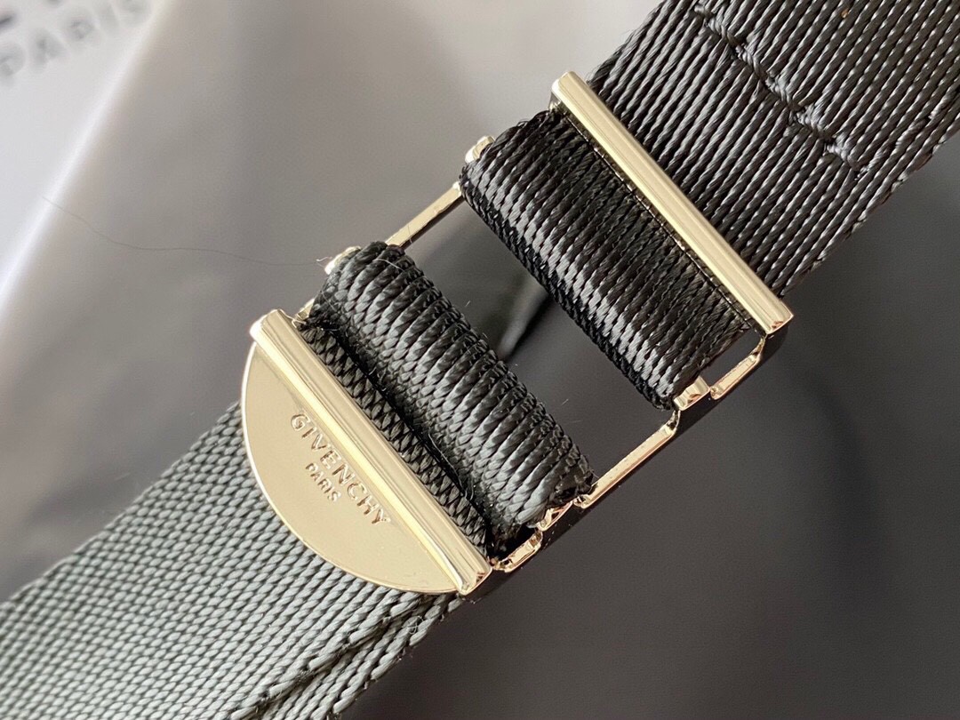 G1uenchy backpack-28x40x15cm