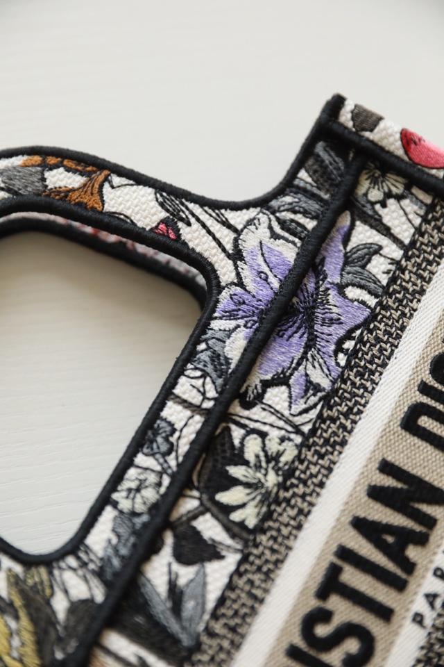 D*or mini book tote-23*17*7cm