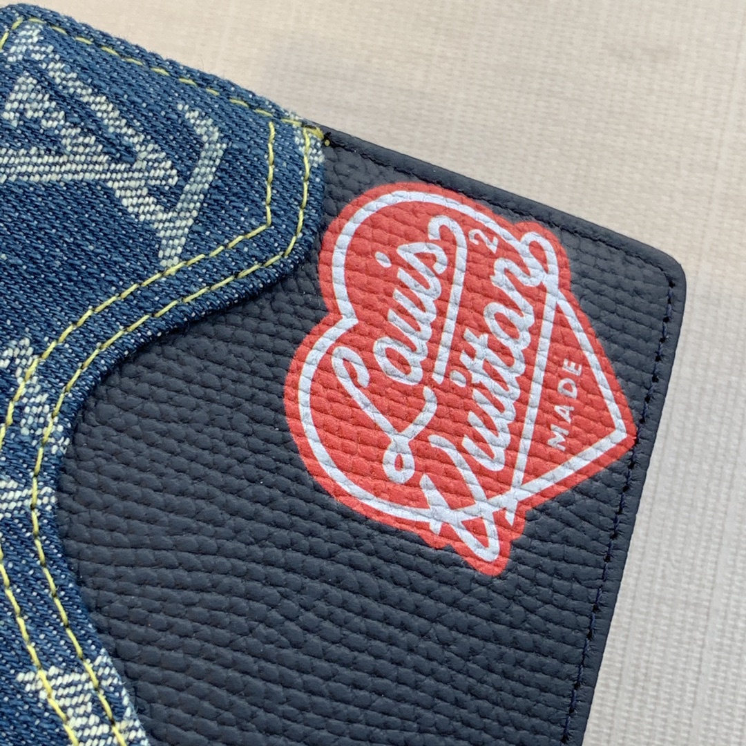 l0*is V*t0n slender wallet-11*8.5*2cm