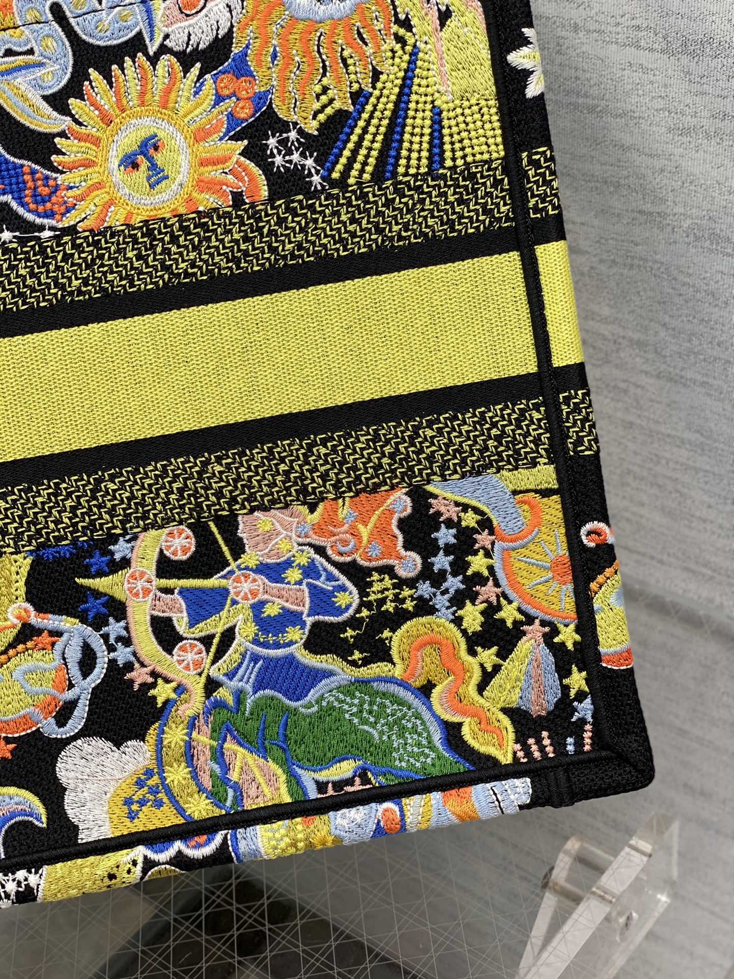 D*or small book tote-36.5cm