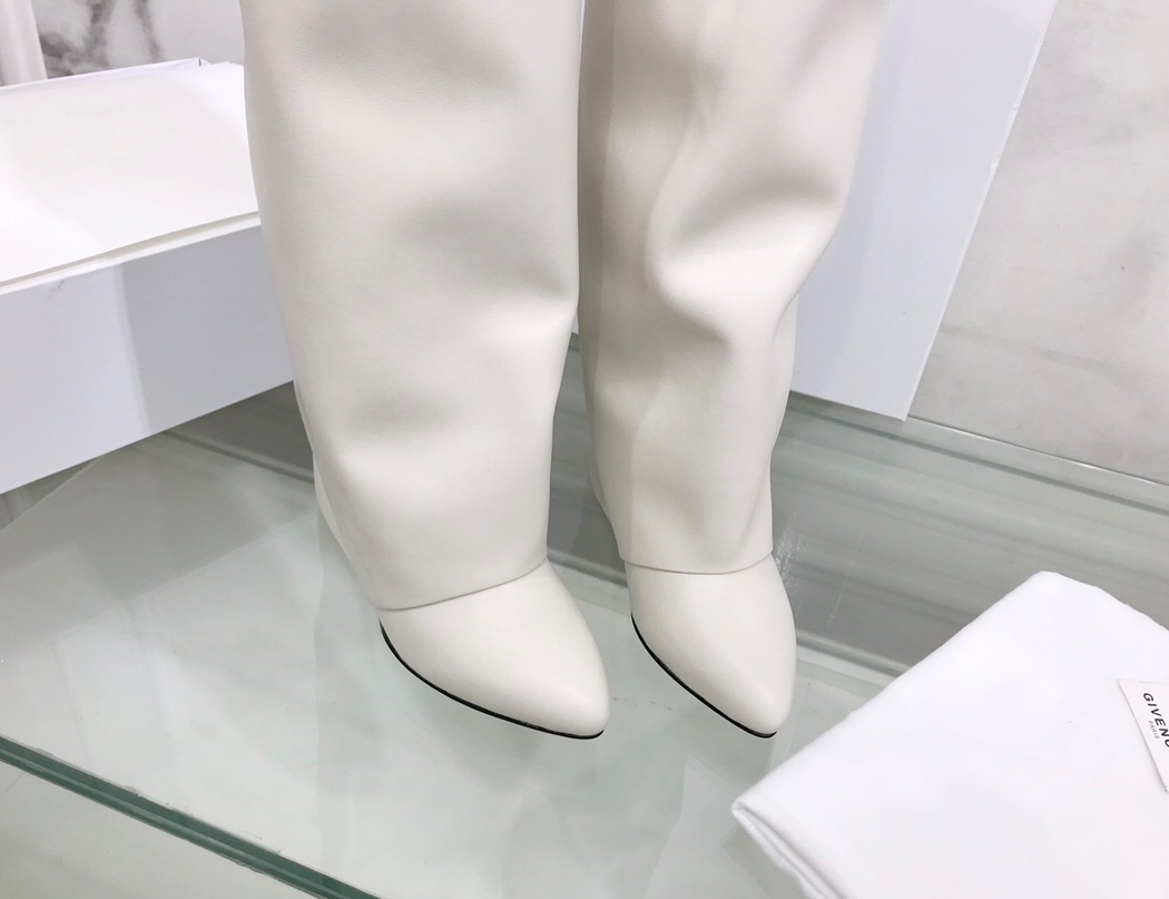 G1uenchy boots(eu35-42)