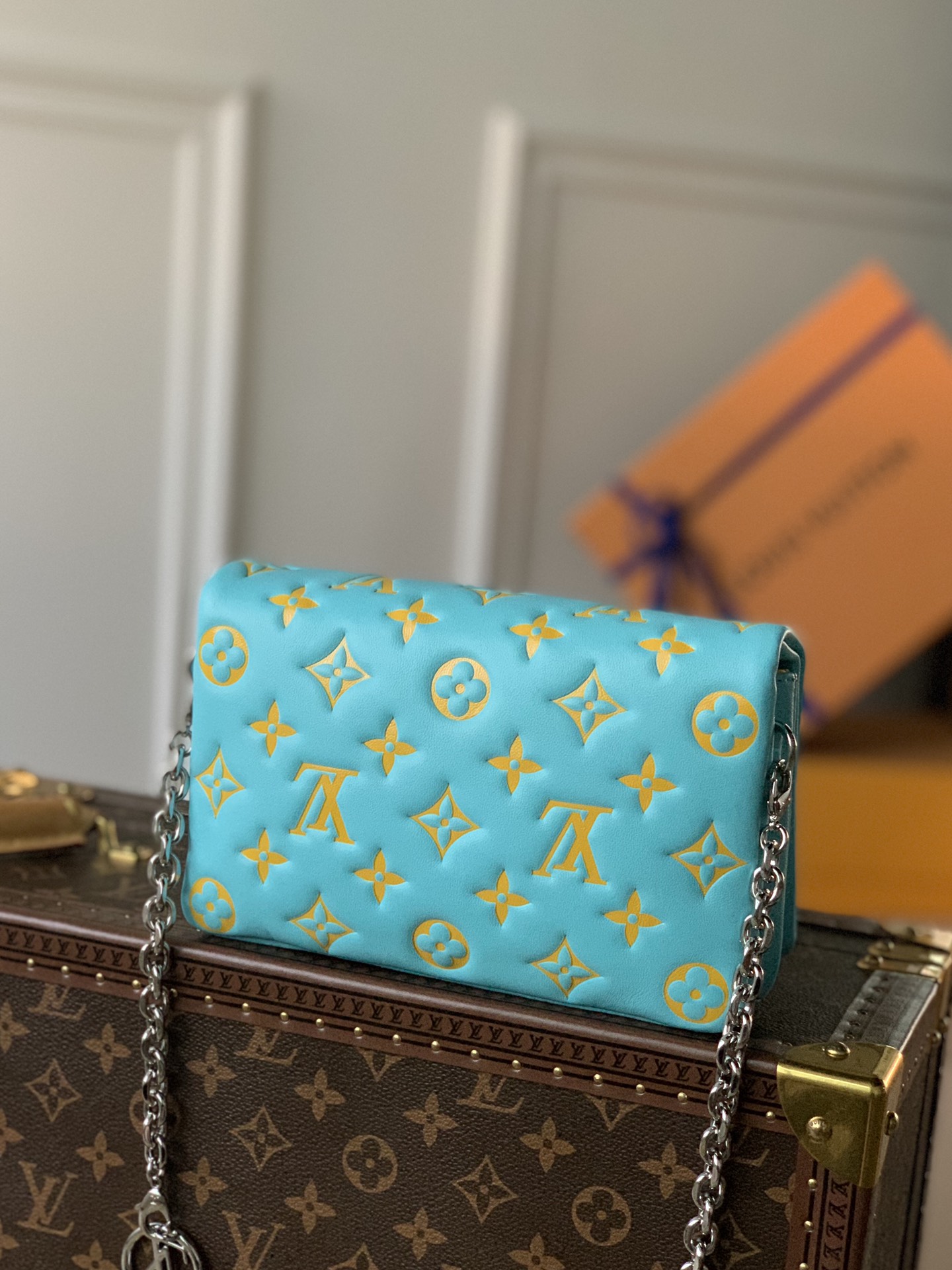 l0*is V*t0n pochette coussin chain bag-20*14*8cm