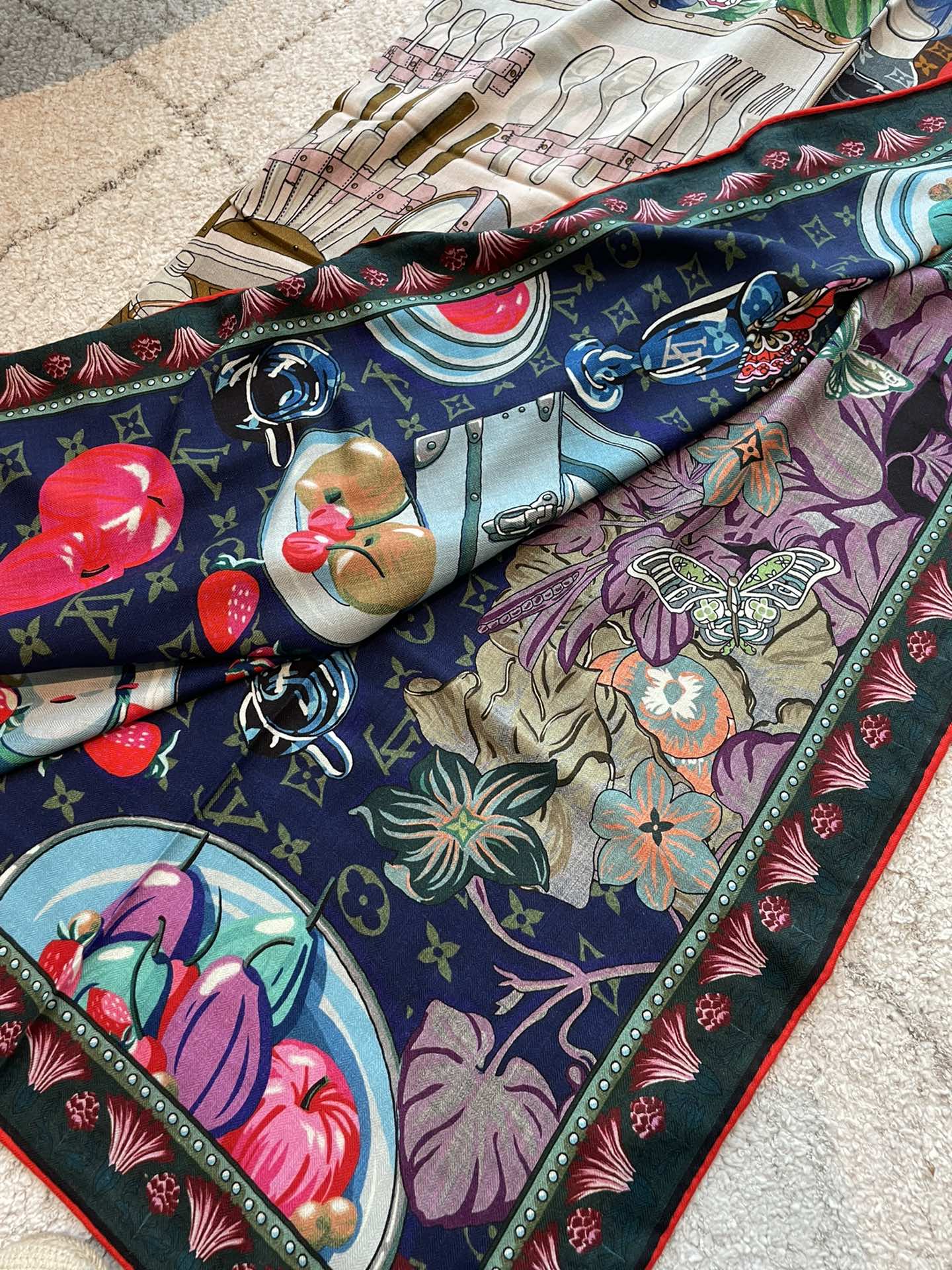 l0*is V*t0n square towel-140*140cm