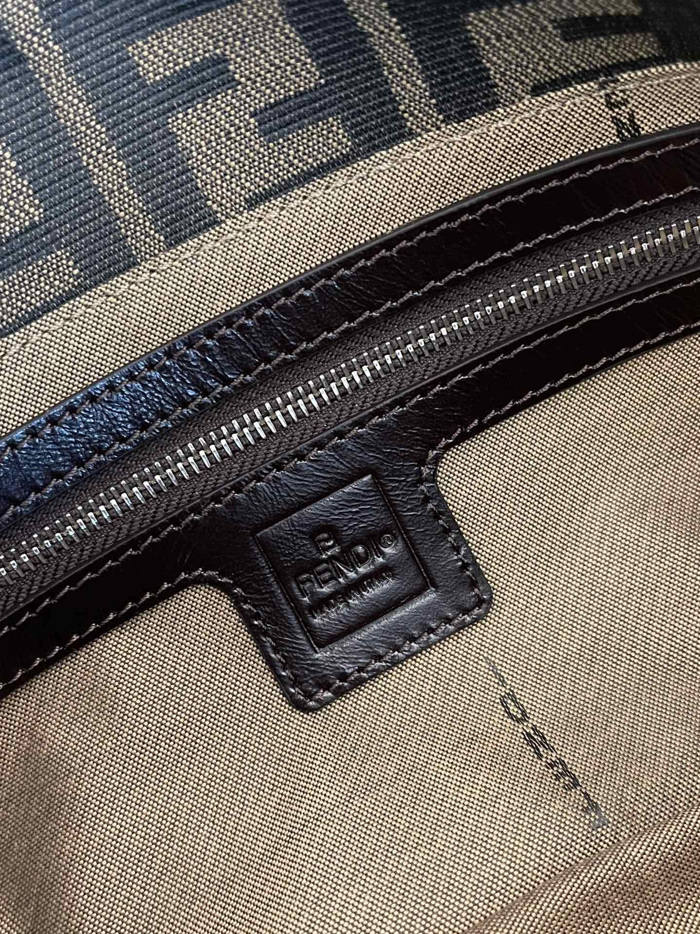 F**di medium baguette bag-26x15x4cm