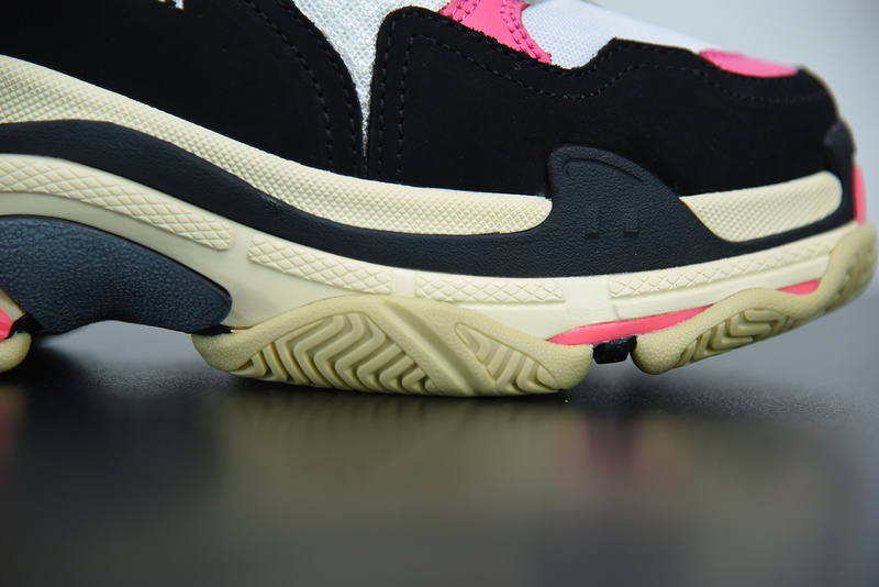 Ba*len*cia*ga triple s