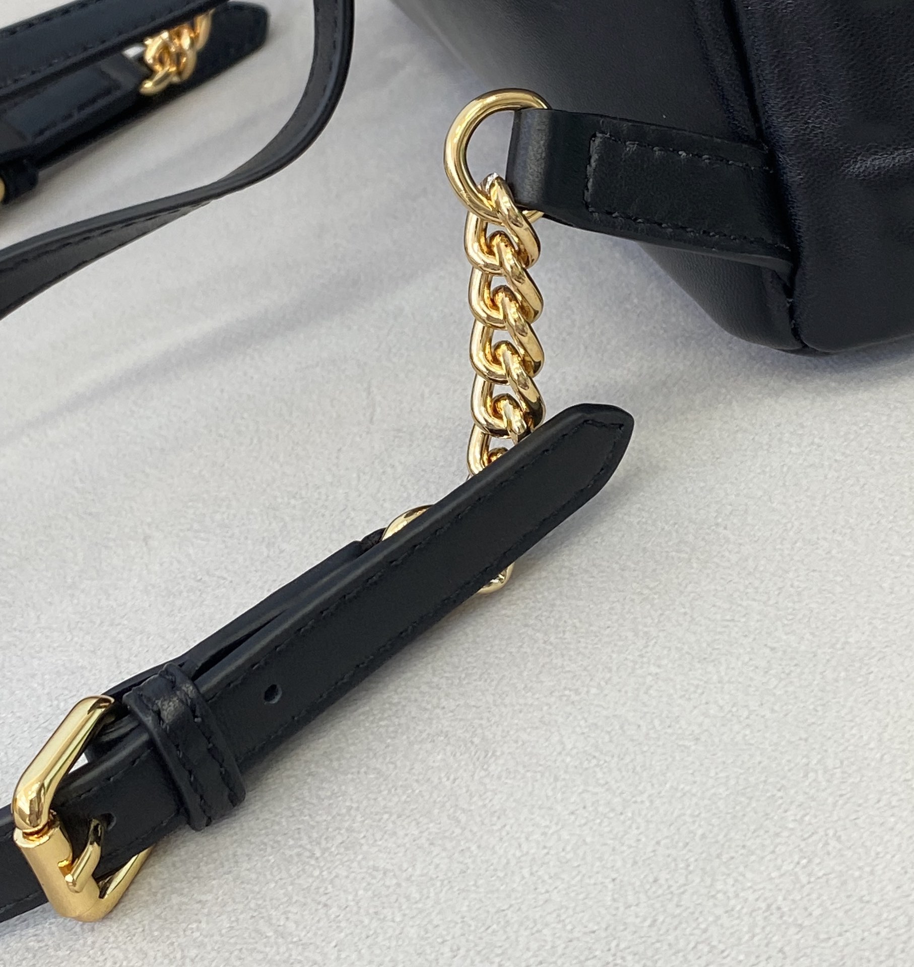 F**di backpack-22x10x22cm