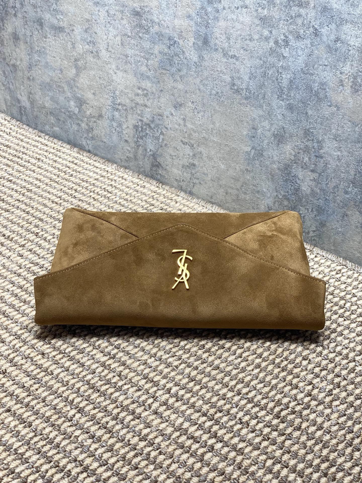 Y51 CASSANDRE Large Envelope Pouch In Suede -‎29.5x18x4.5CM