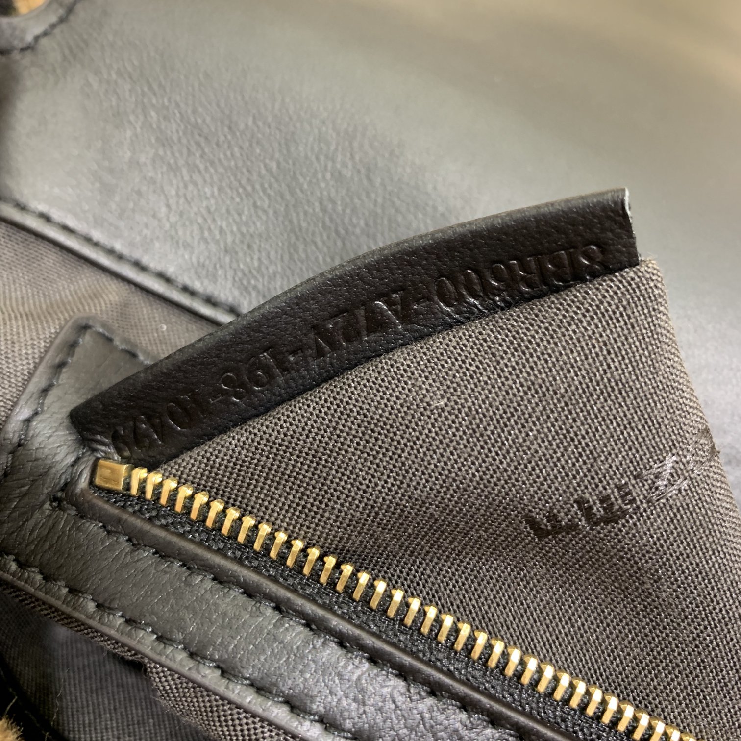 F**di medium baguette bag-26x15x4cm