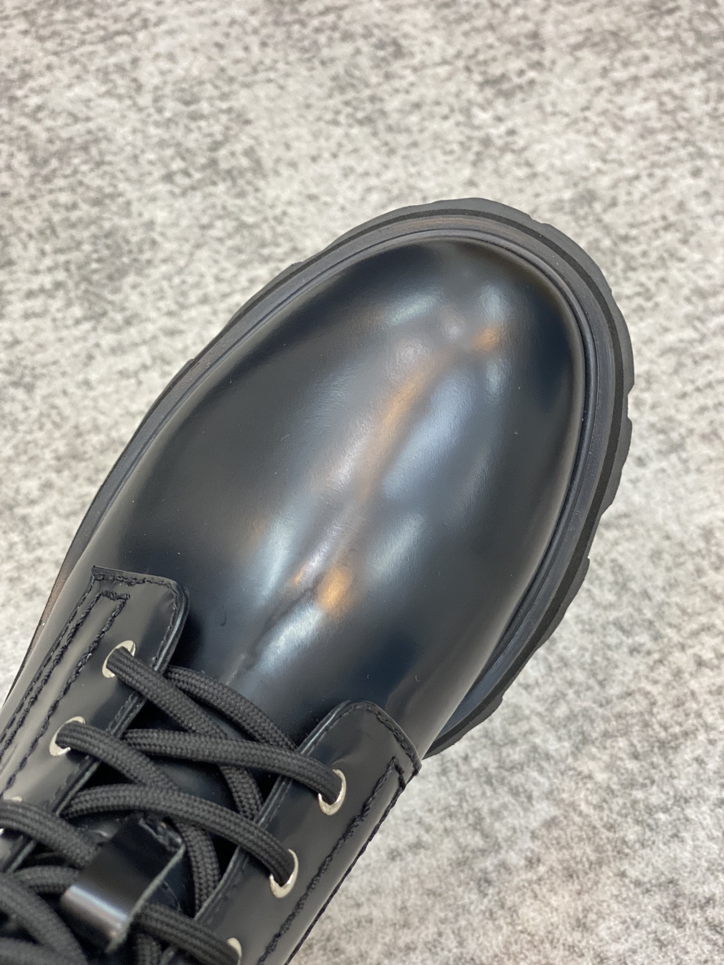 A1exa*der m*q*en boots