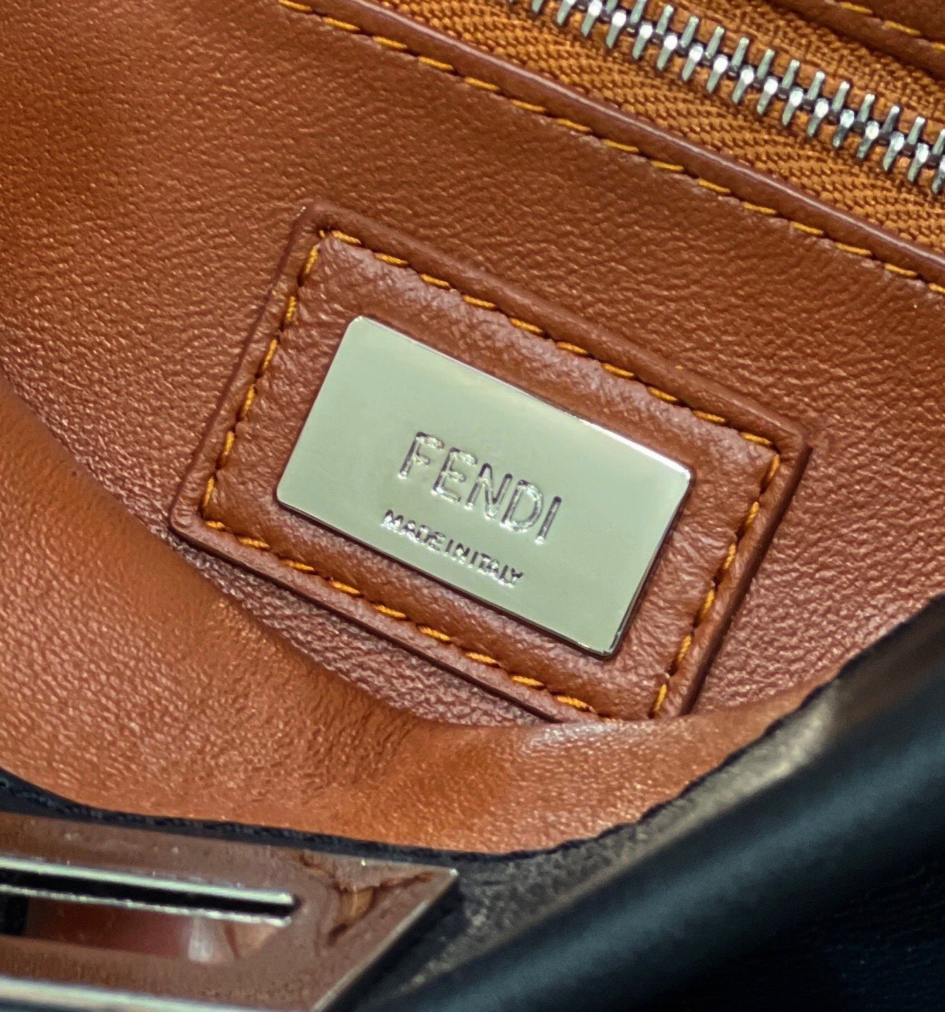 F**di peekabootote-24cm